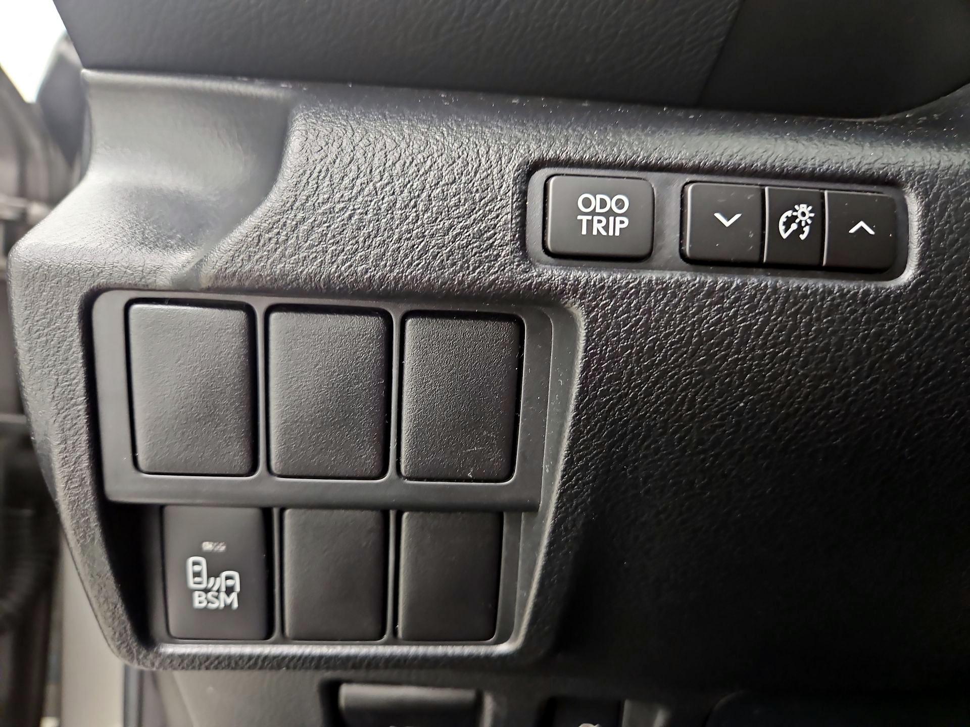 Thumbnail: 2016 Lexus IS - 13