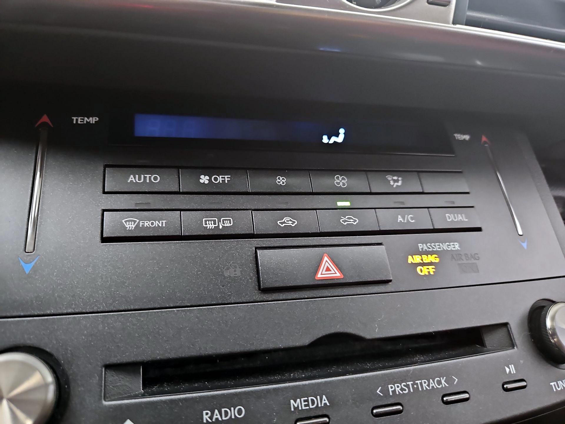 Thumbnail: 2016 Lexus IS - 17