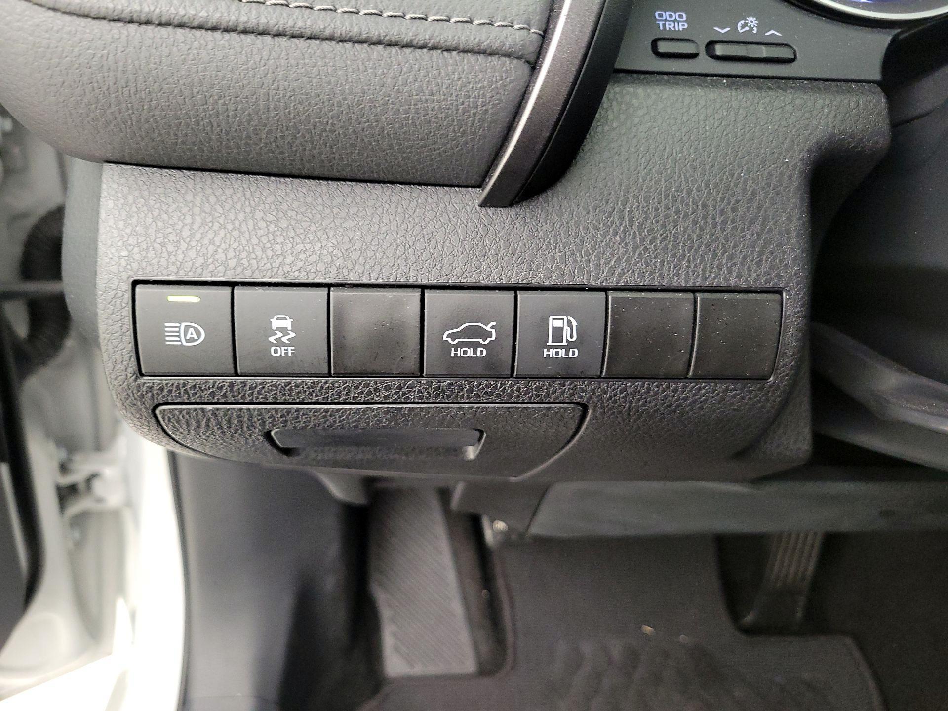 Thumbnail: 2023 Toyota Camry - 13