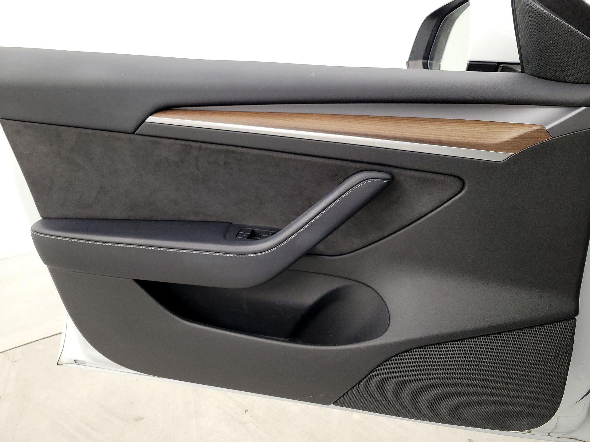 Thumbnail: 2022 Tesla Model 3 - 12