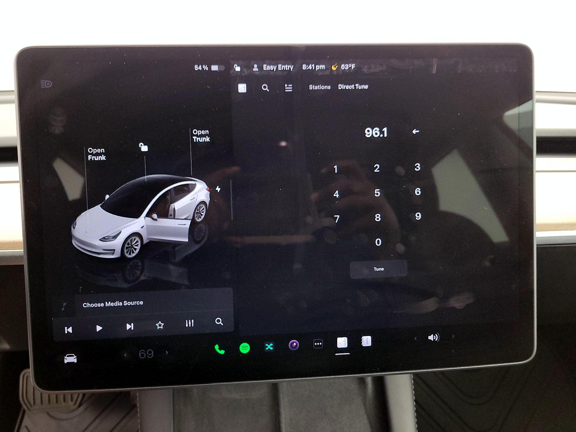Thumbnail: 2022 Tesla Model 3 - 15