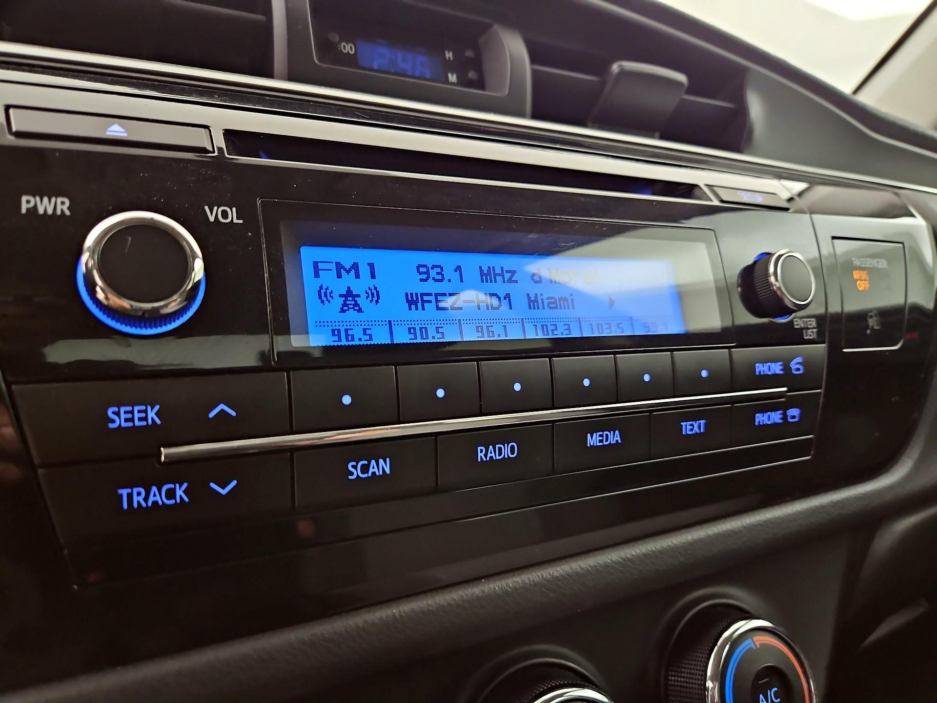 Thumbnail: 2015 Toyota Corolla - 14