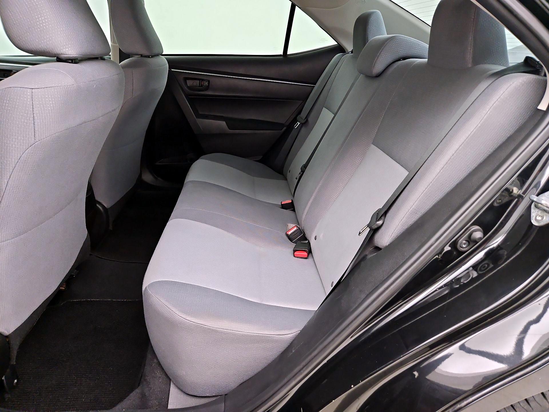 Thumbnail: 2015 Toyota Corolla - 18