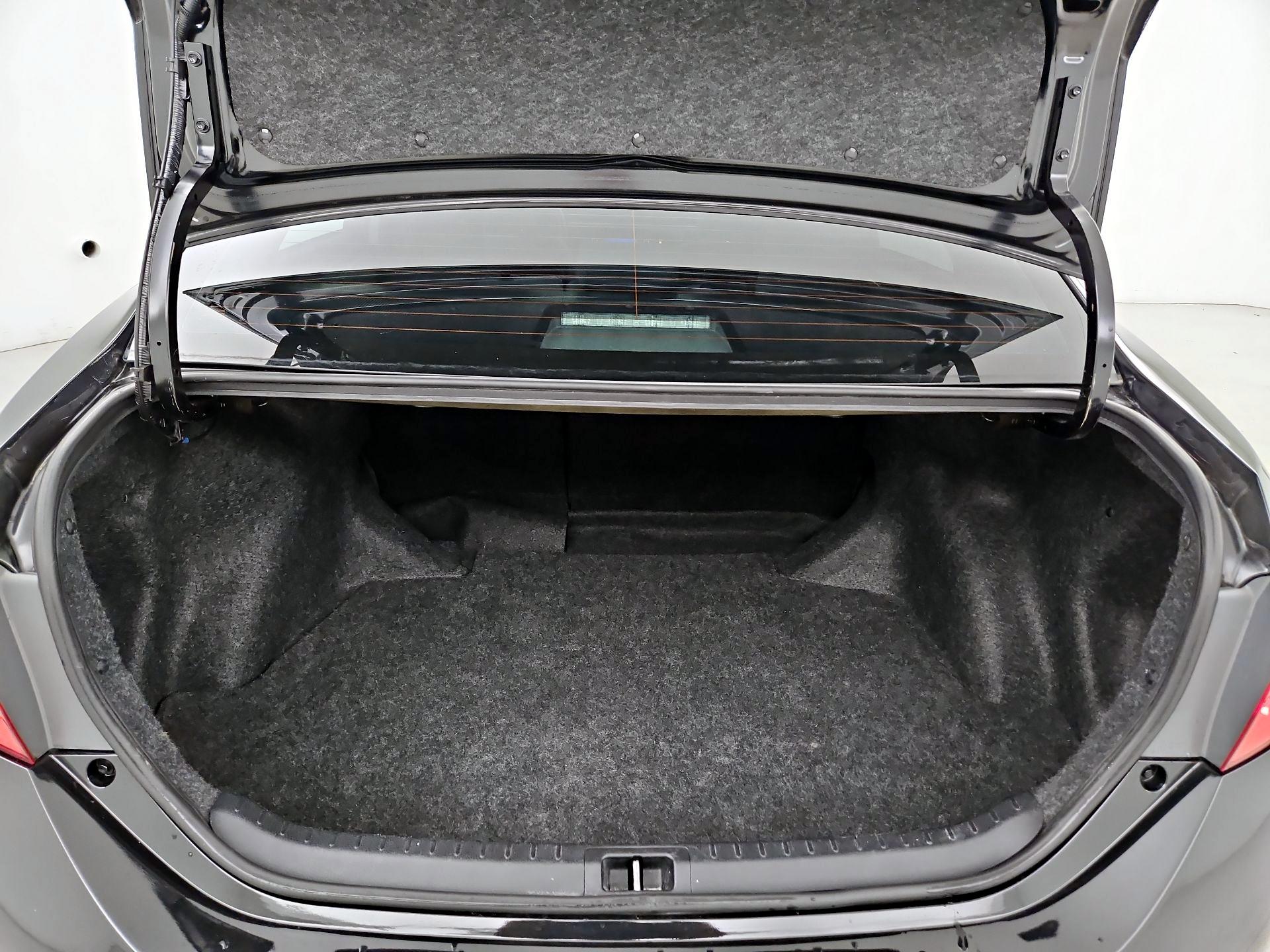 Thumbnail: 2015 Toyota Corolla - 19