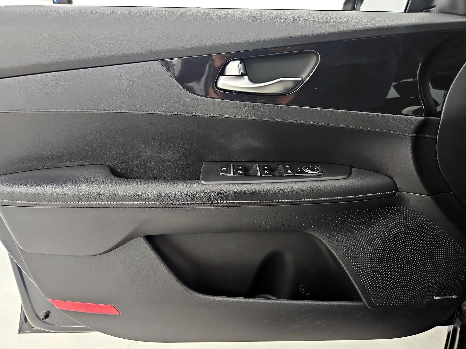 Thumbnail: 2021 Kia Forte - 12