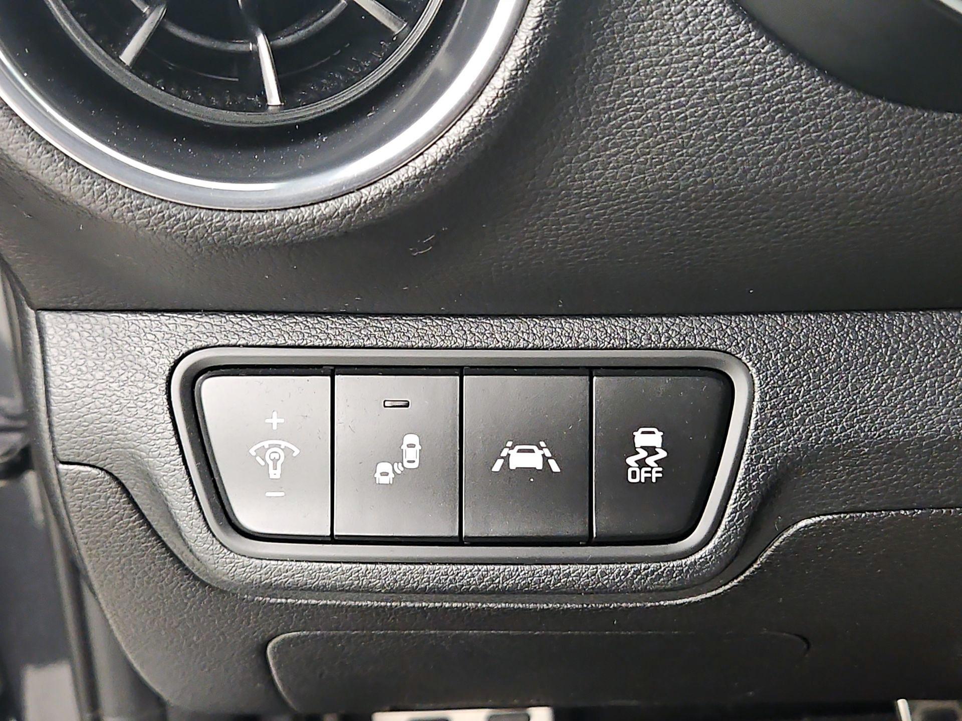 Thumbnail: 2021 Kia Forte - 13