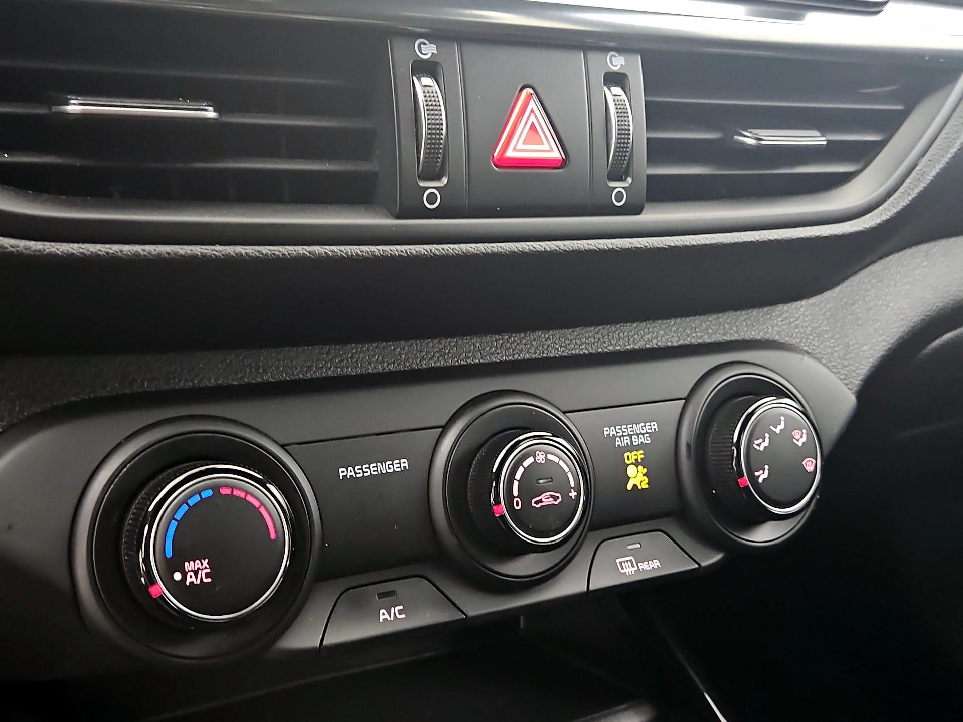 Thumbnail: 2021 Kia Forte - 16