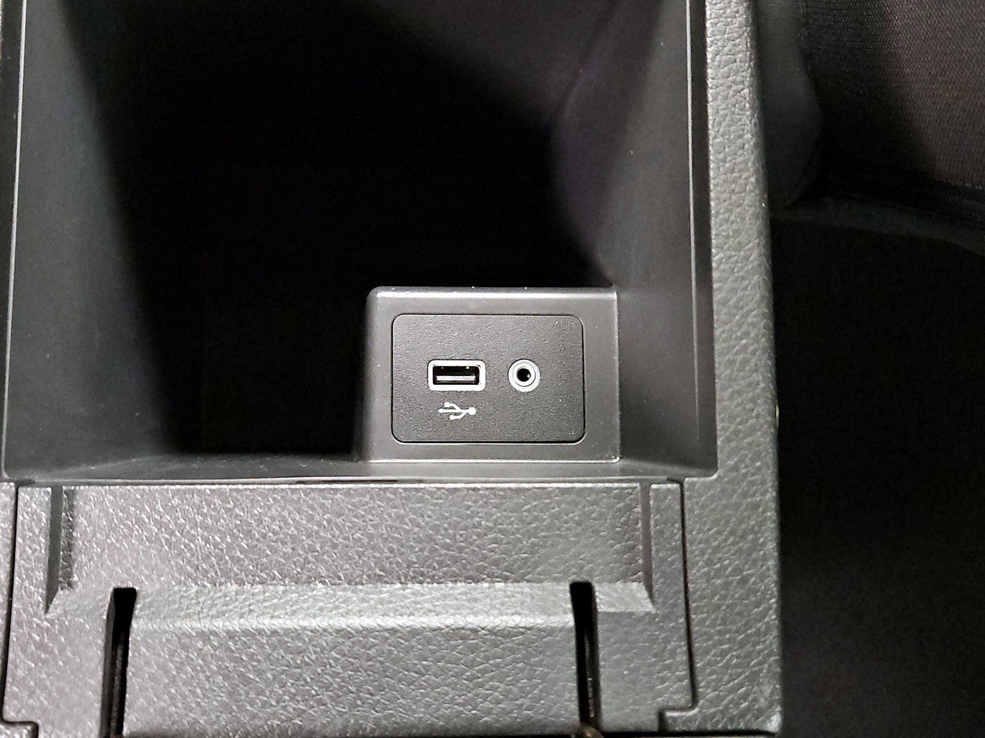 Thumbnail: 2019 Nissan Sentra - 18