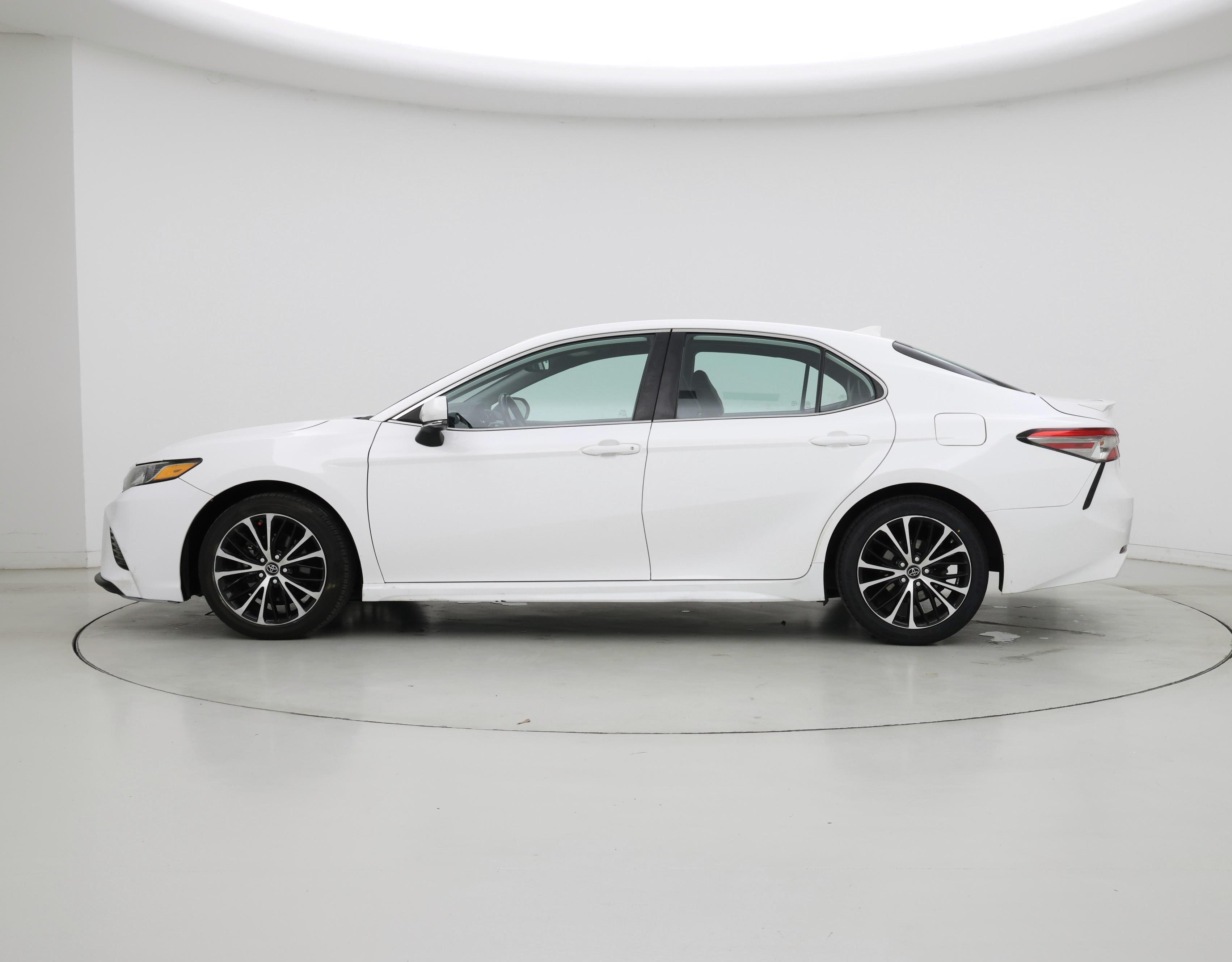 Thumbnail: 2019 Toyota Camry - 3