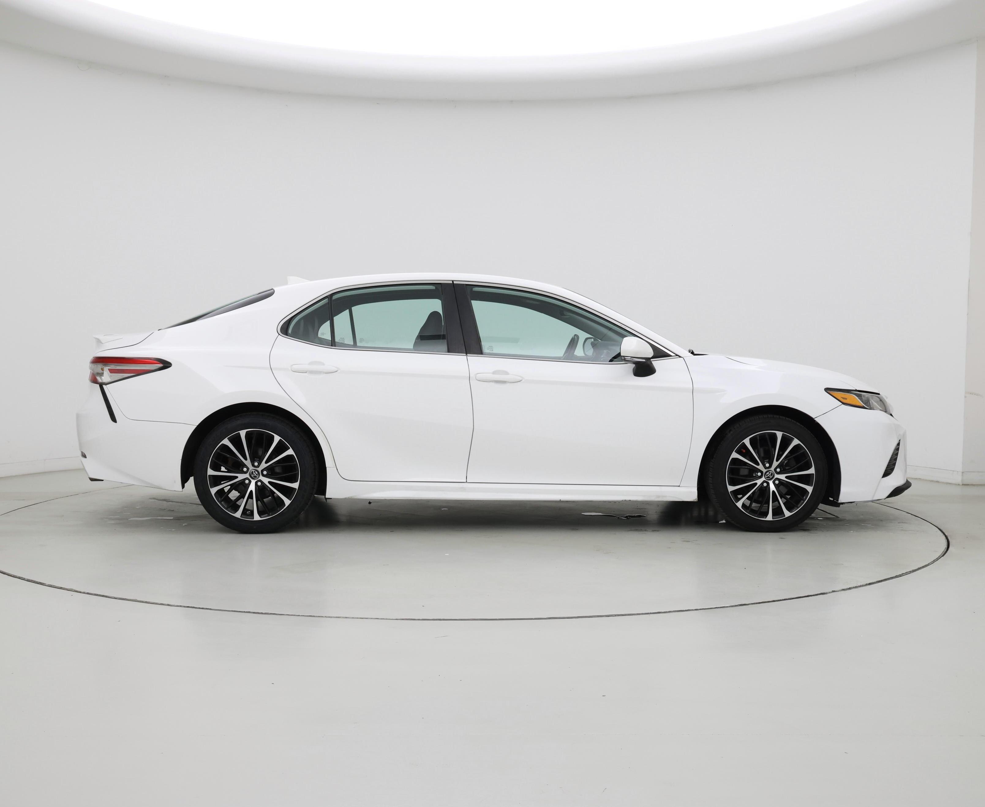Thumbnail: 2019 Toyota Camry - 7