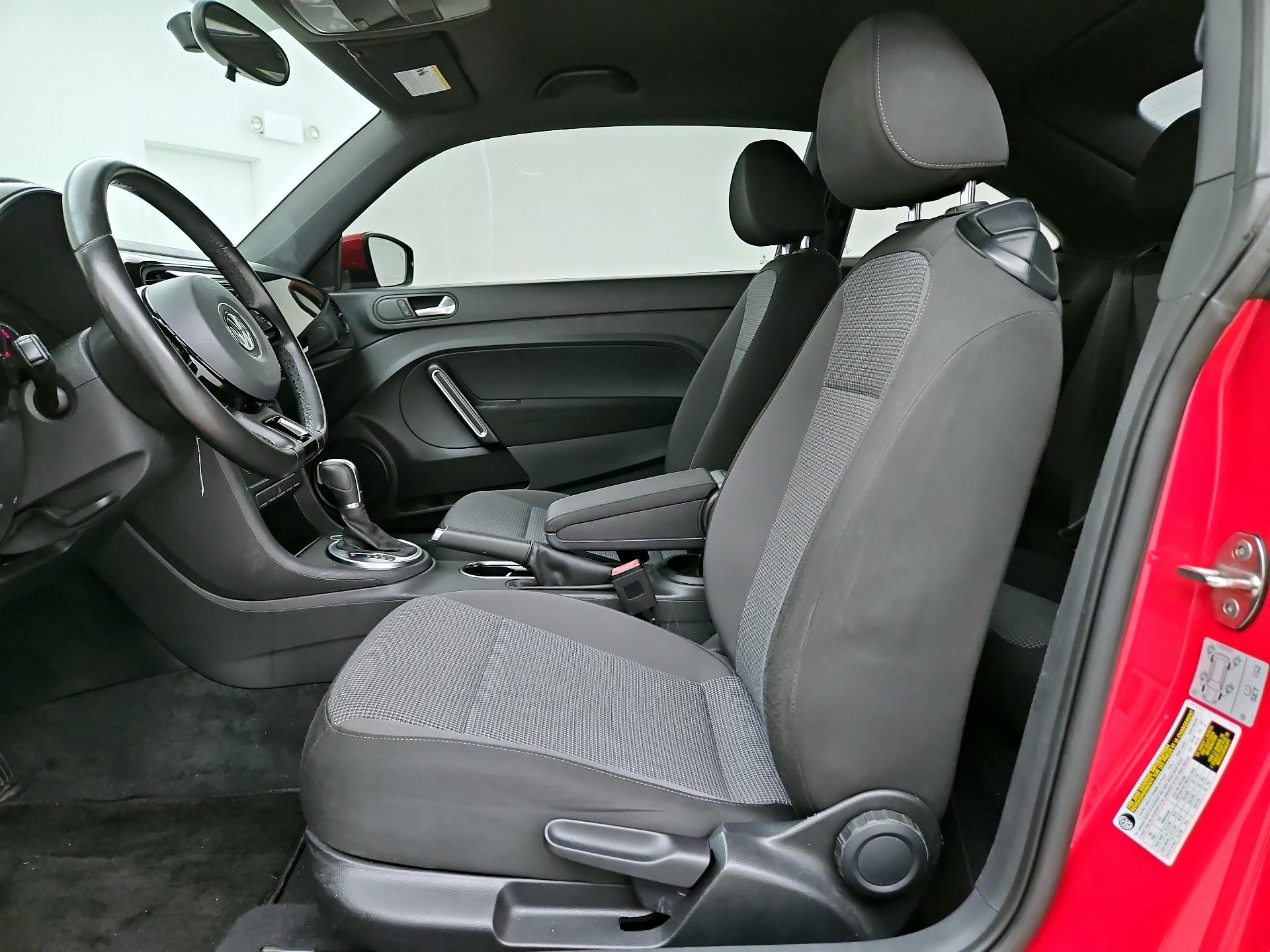 Thumbnail: 2019 Volkswagen Beetle - 11