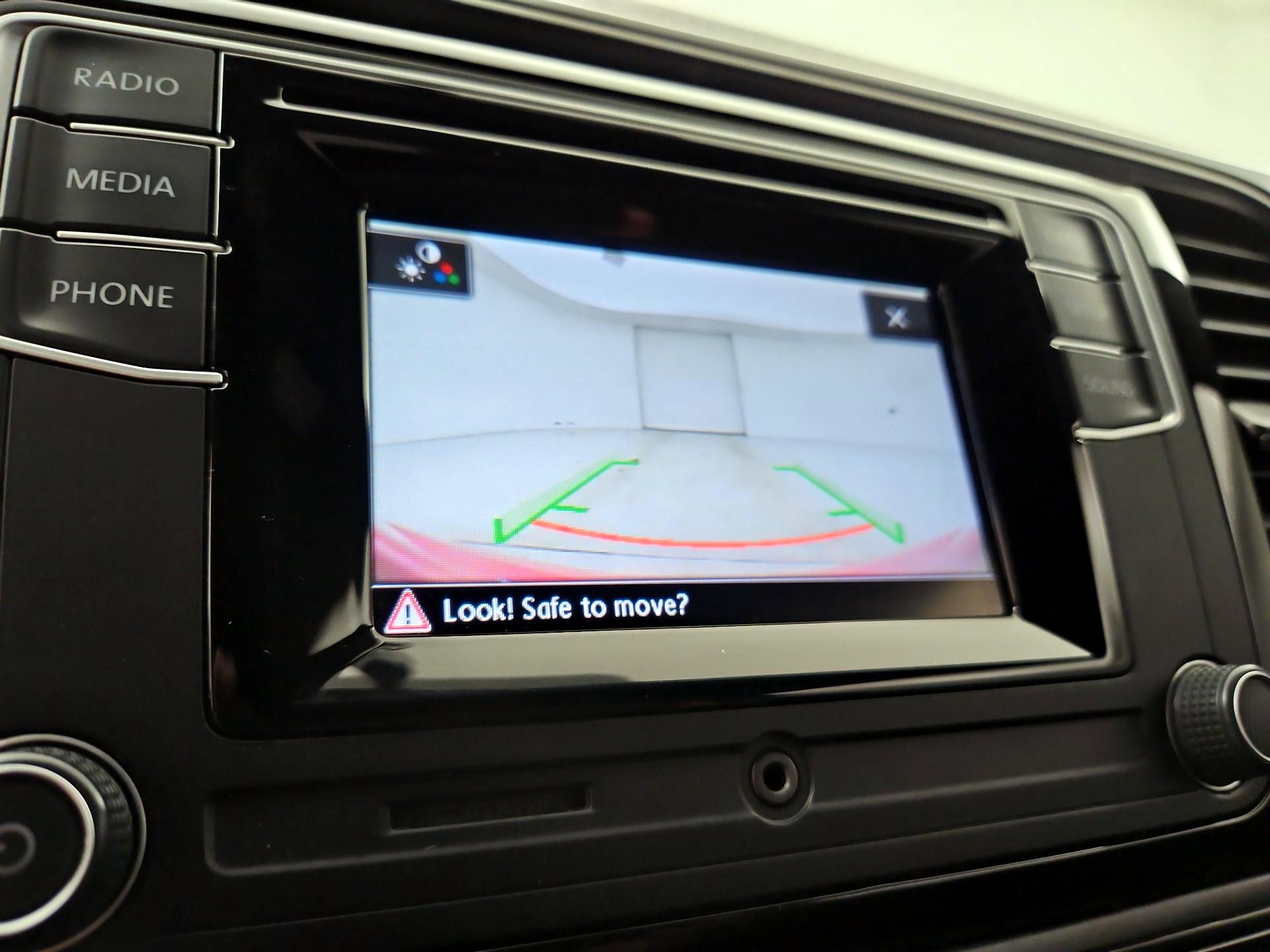 Thumbnail: 2019 Volkswagen Beetle - 14