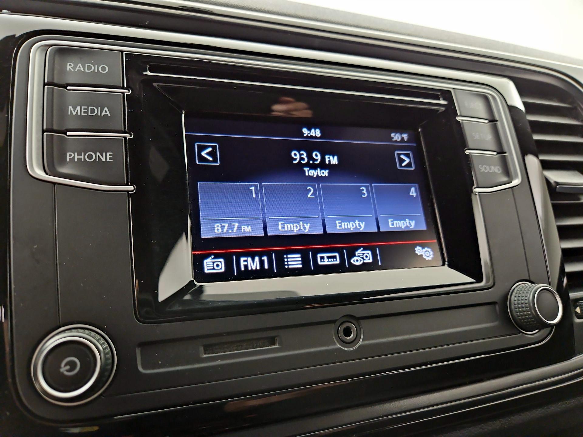 Thumbnail: 2019 Volkswagen Beetle - 15