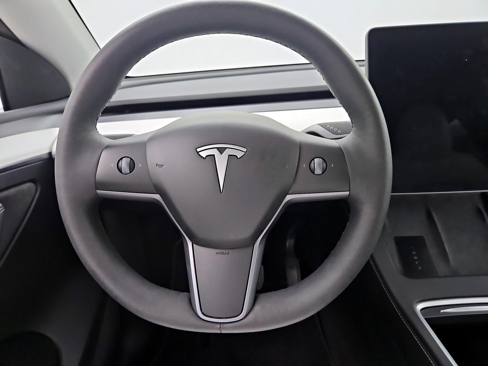 Thumbnail: 2023 Tesla Model Y - 10