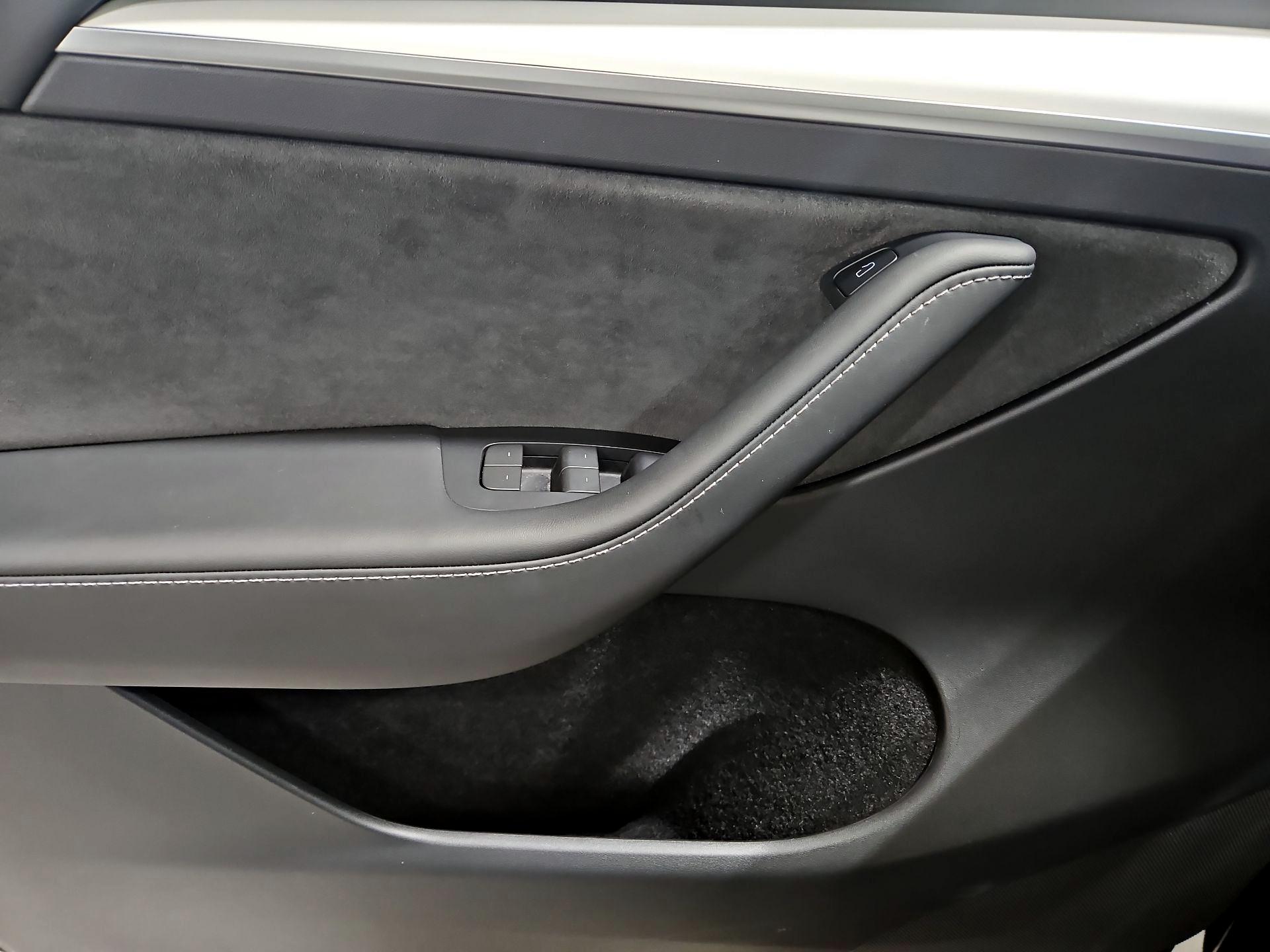 Thumbnail: 2023 Tesla Model Y - 12