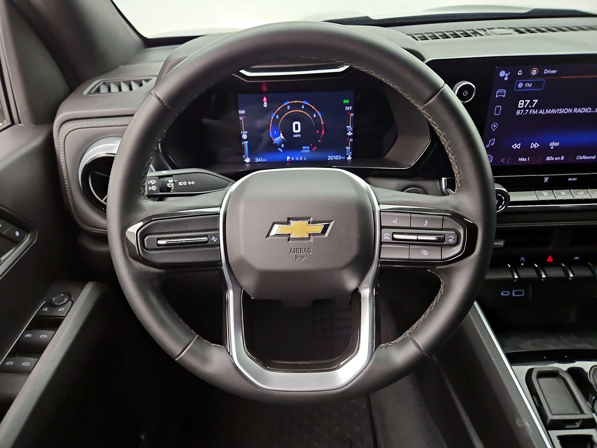 Thumbnail: 2023 Chevrolet Colorado - 10