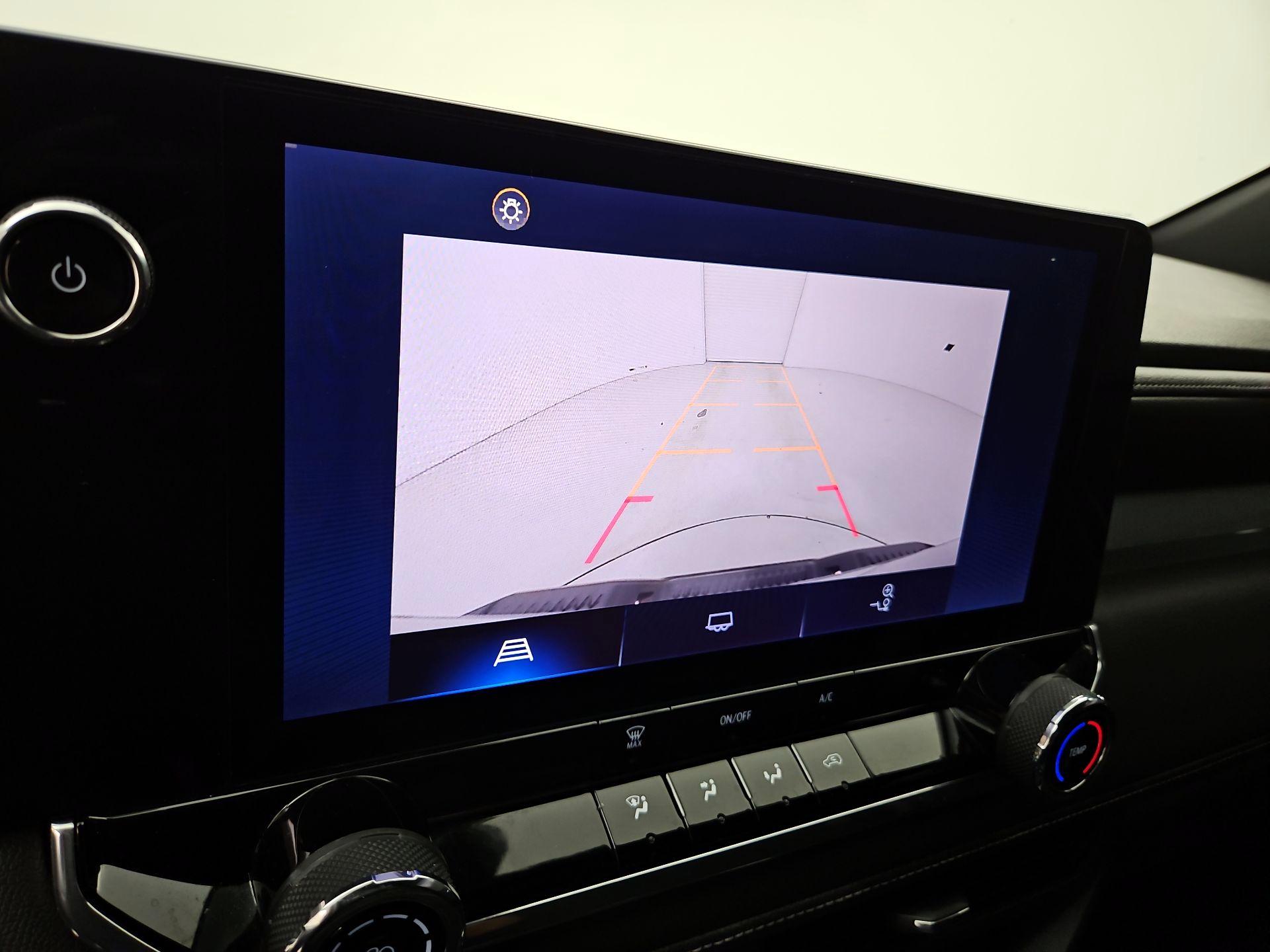 Thumbnail: 2023 Chevrolet Colorado - 14