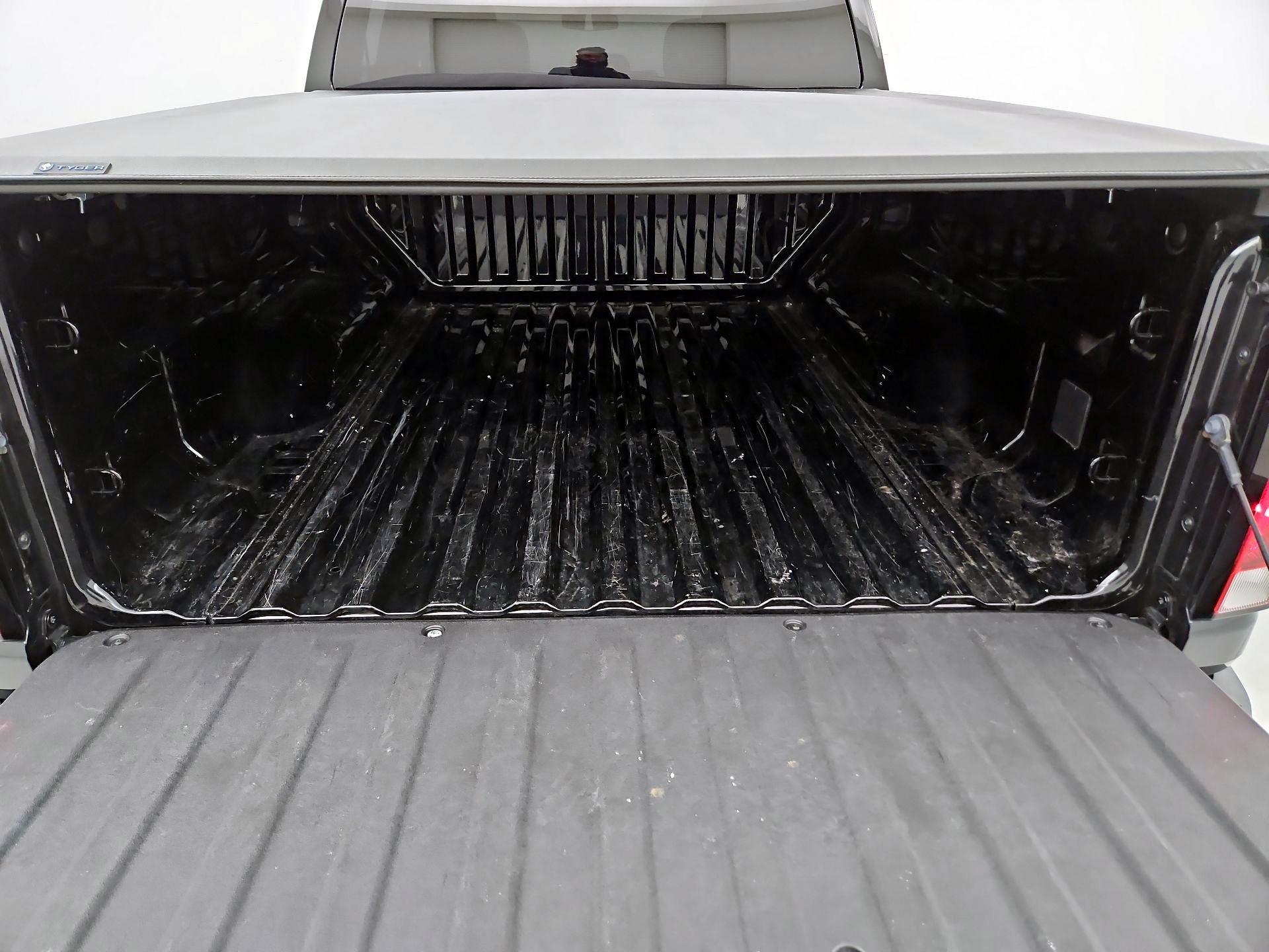 Thumbnail: 2023 Chevrolet Colorado - 20