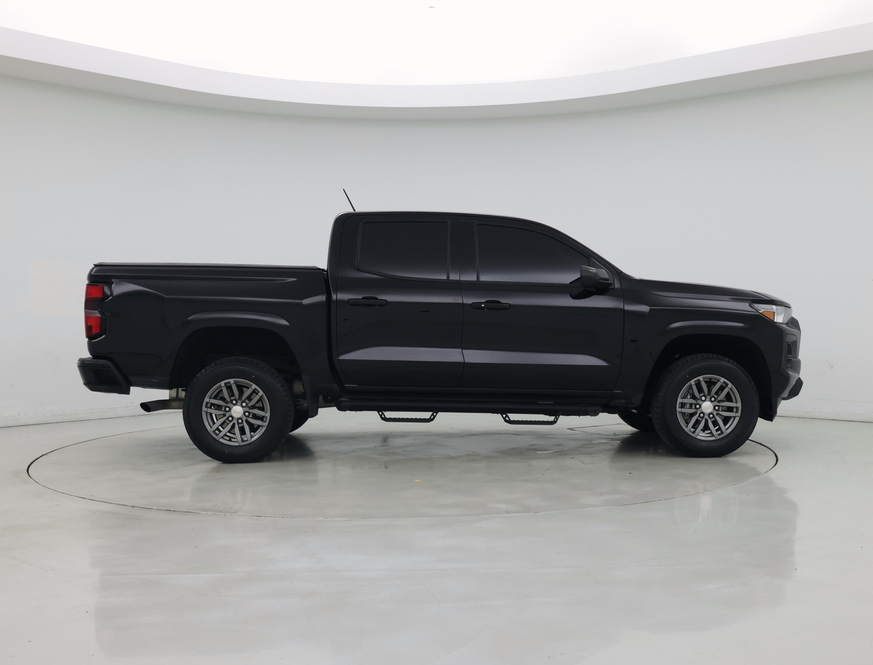 Thumbnail: 2023 Chevrolet Colorado - 7