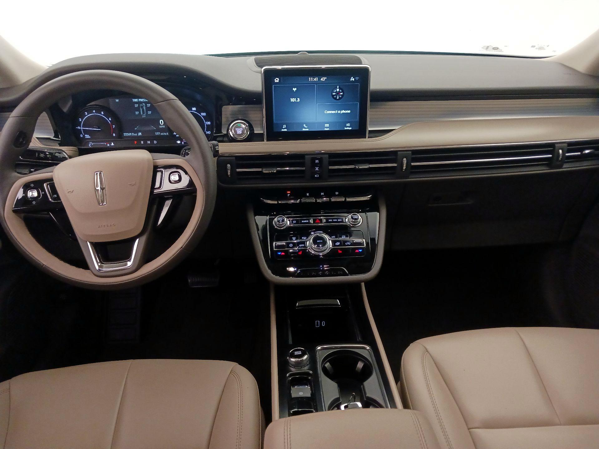 Thumbnail: 2022 Lincoln Corsair - 9