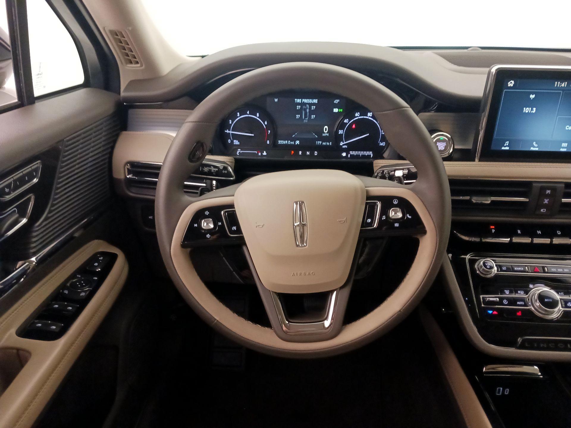 Thumbnail: 2022 Lincoln Corsair - 10