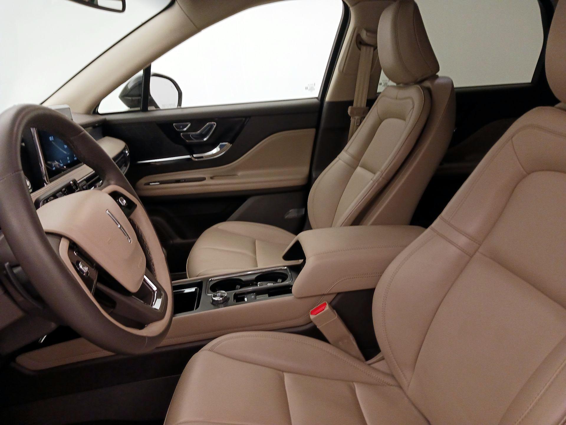 Thumbnail: 2022 Lincoln Corsair - 11