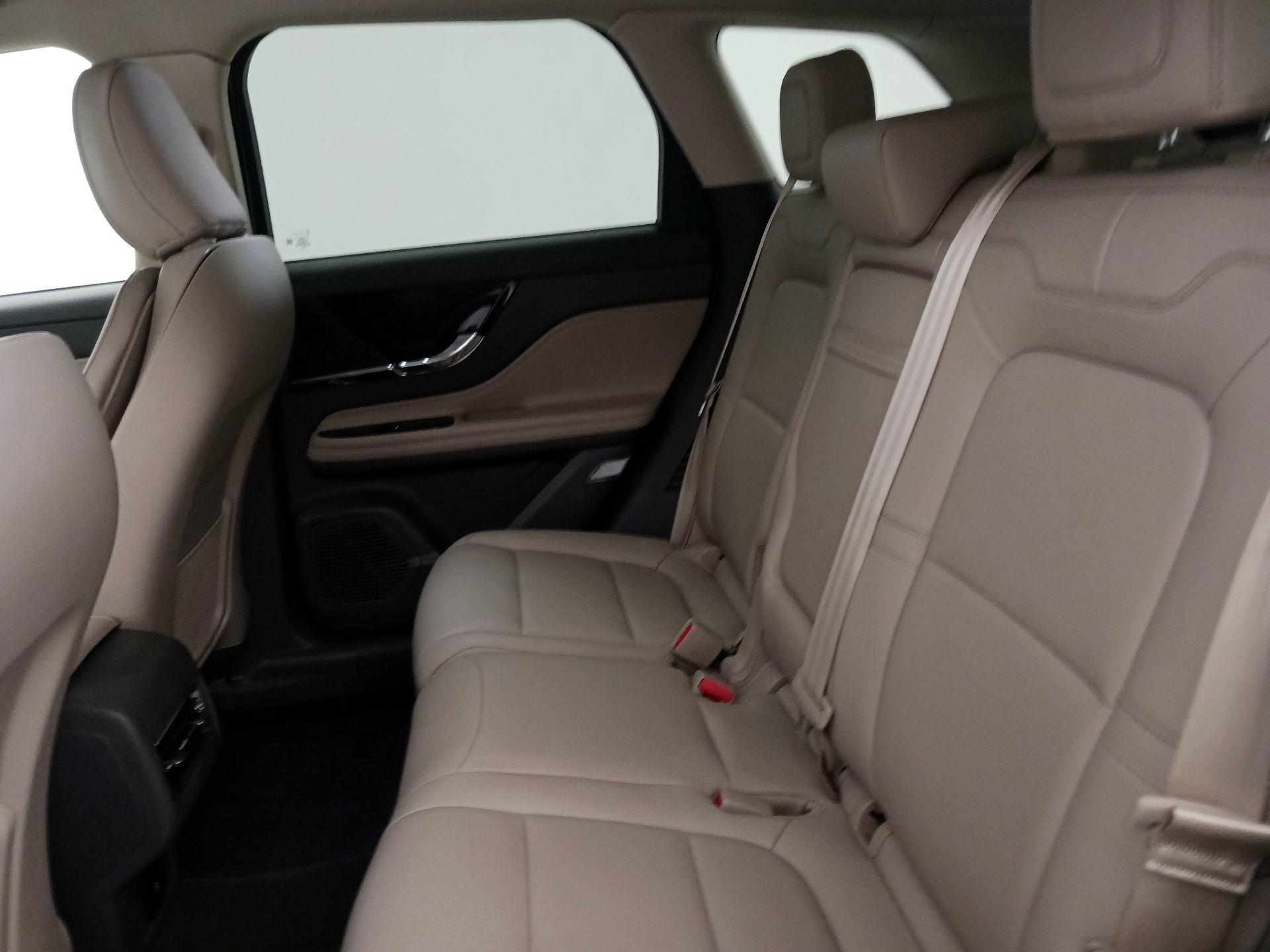 Thumbnail: 2022 Lincoln Corsair - 19