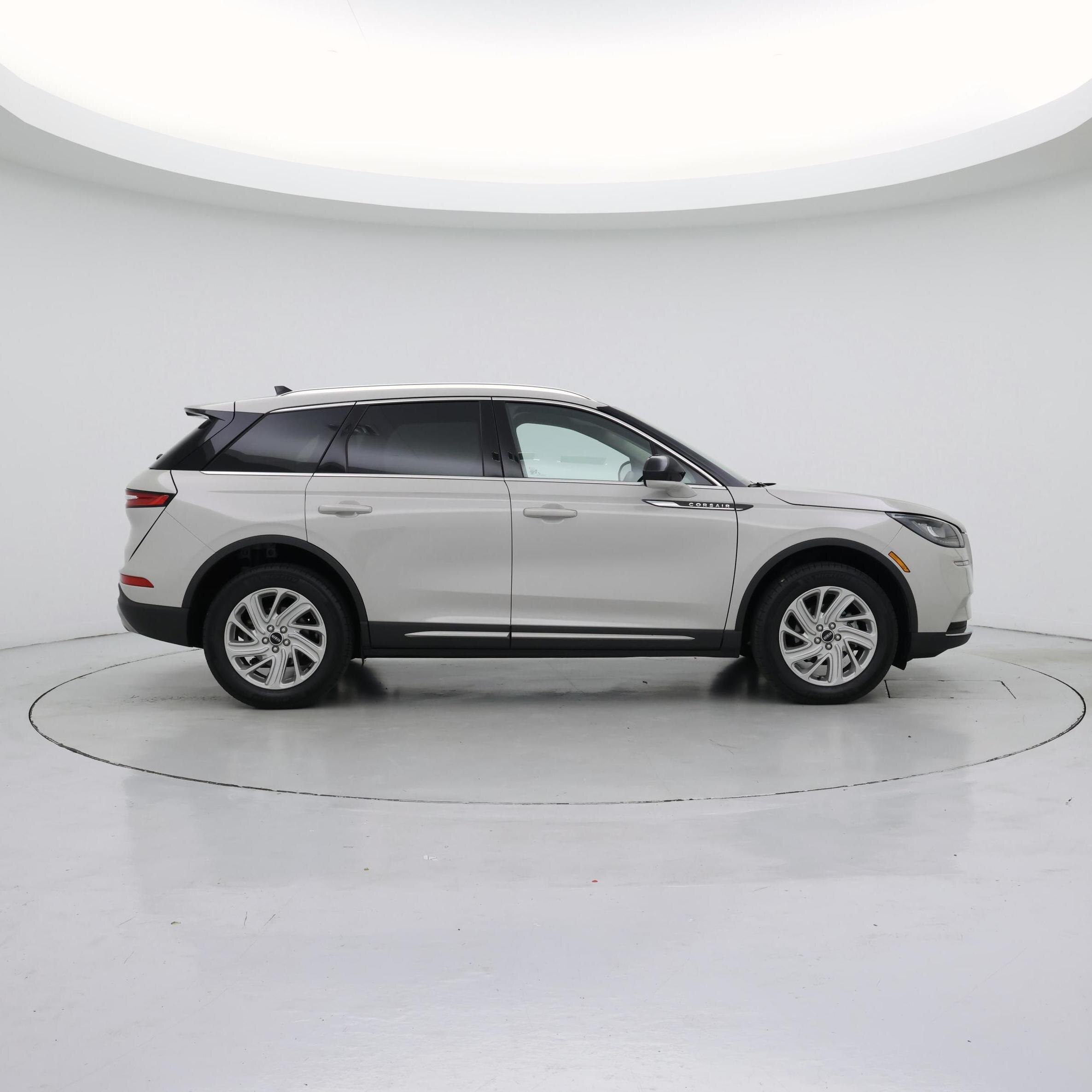 Thumbnail: 2022 Lincoln Corsair - 7