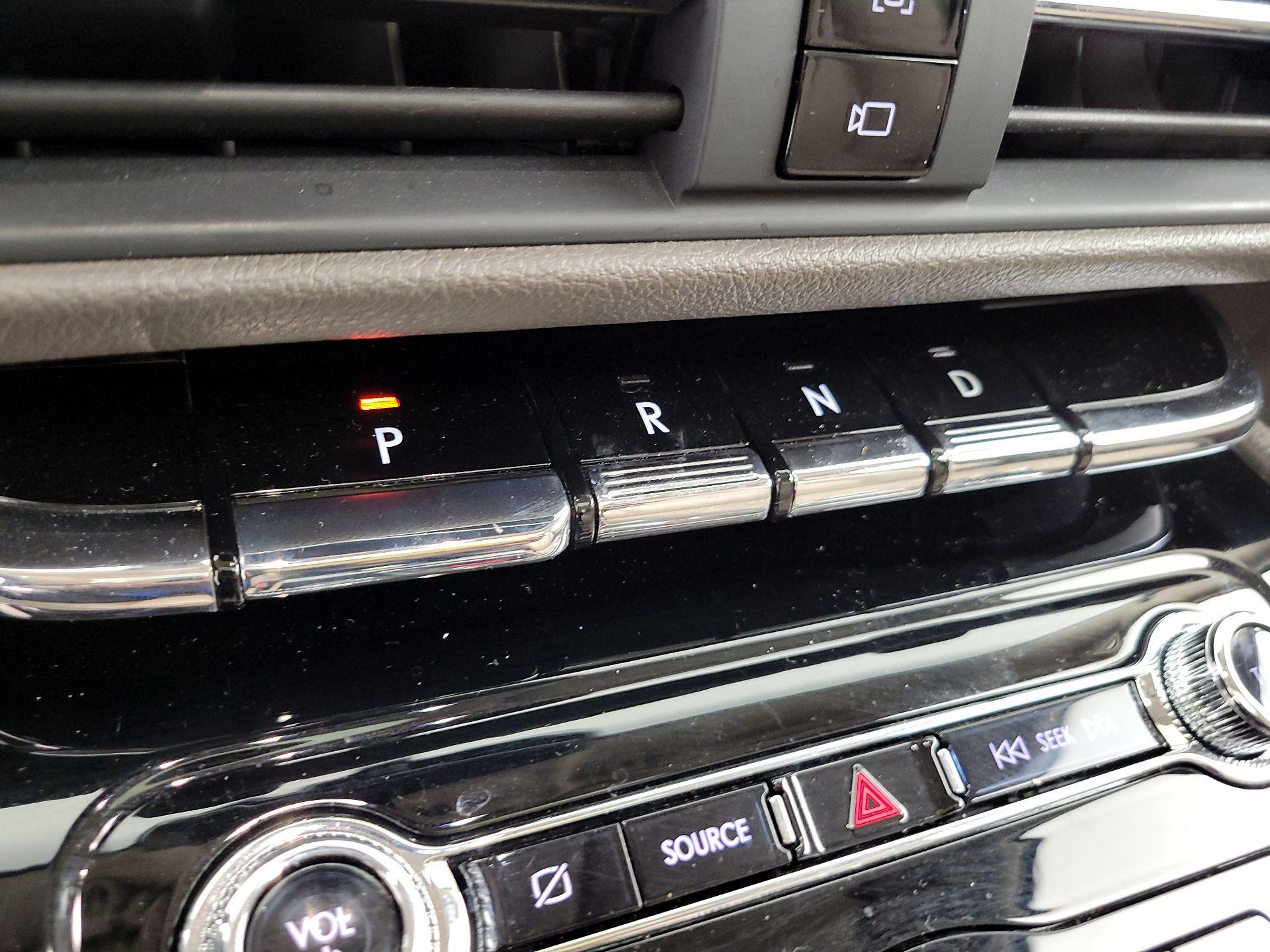 Thumbnail: 2022 Lincoln Corsair - 18