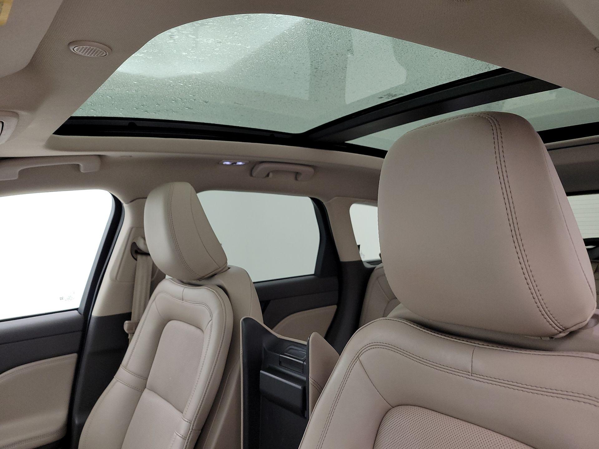 Thumbnail: 2022 Lincoln Corsair - 20