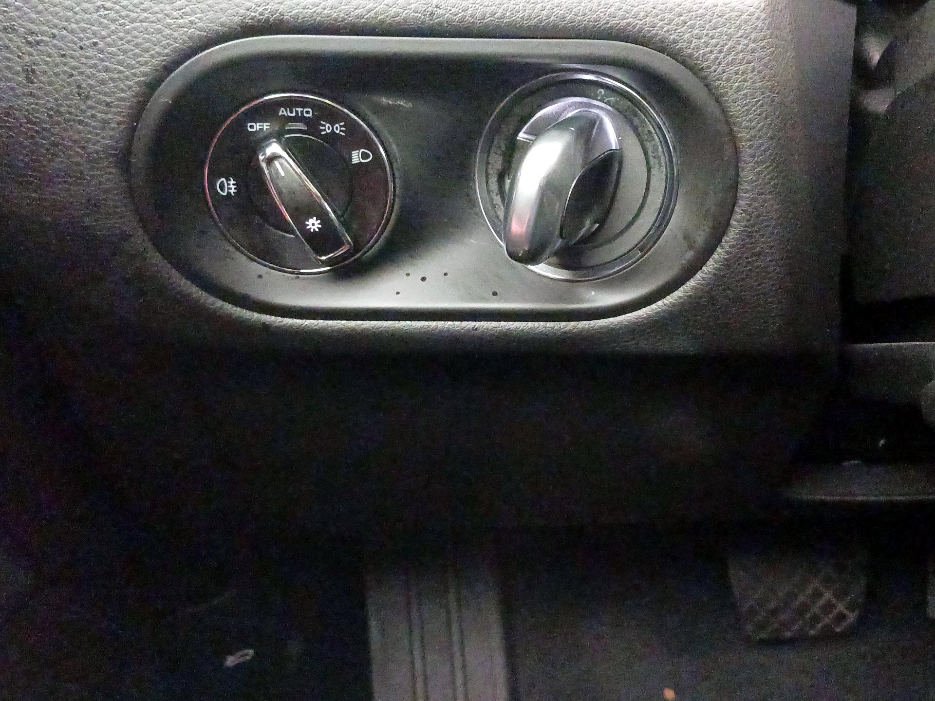 Thumbnail: 2020 Porsche Macan - 13