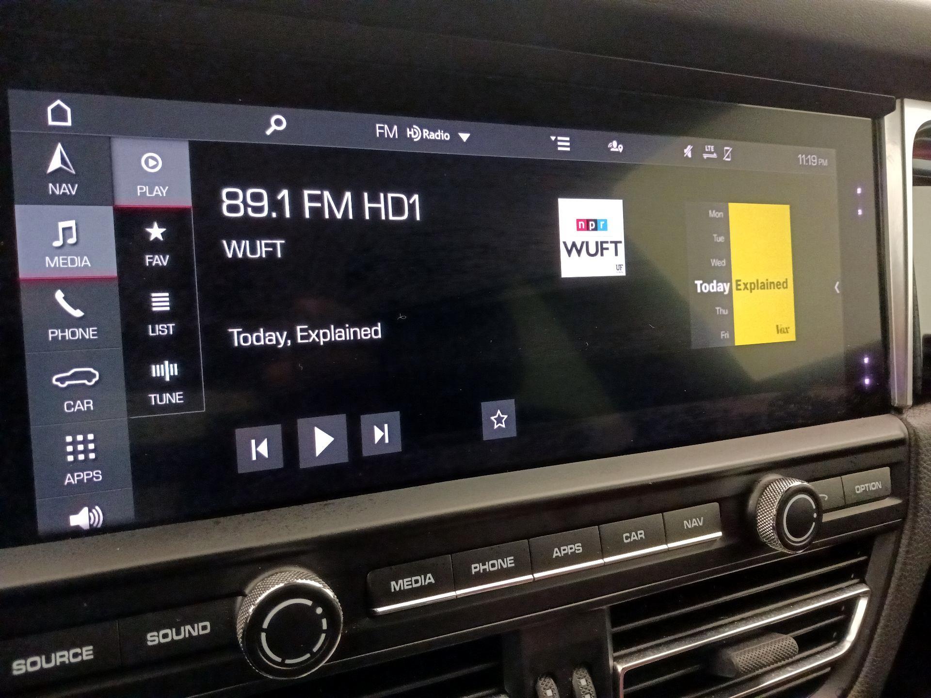 Thumbnail: 2020 Porsche Macan - 16