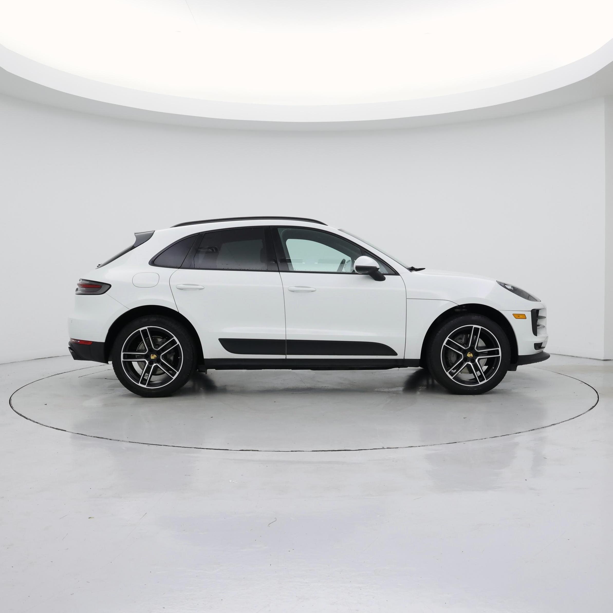 Thumbnail: 2020 Porsche Macan - 7