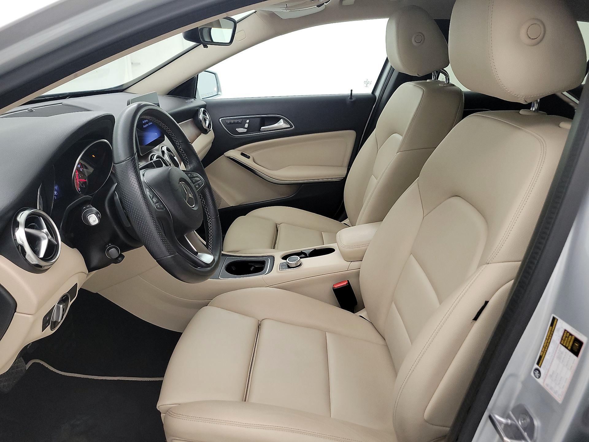 Thumbnail: 2020 Mercedes-Benz GLA - 11