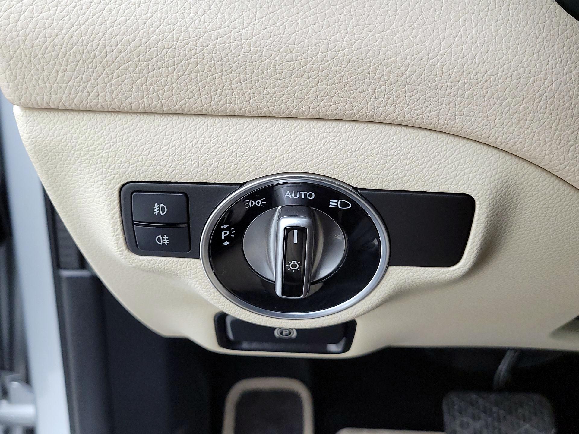 Thumbnail: 2020 Mercedes-Benz GLA - 13