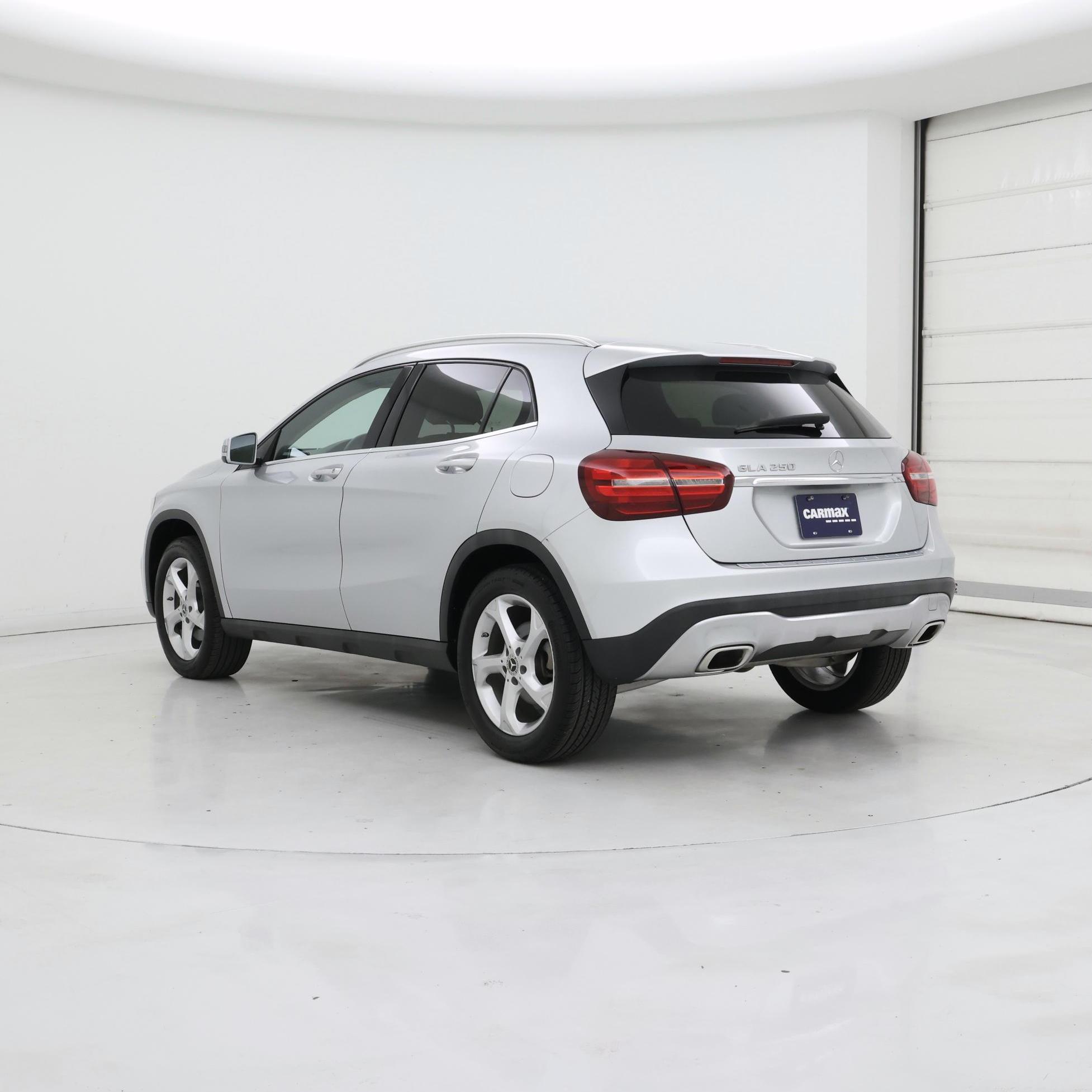 Thumbnail: 2020 Mercedes-Benz GLA - 2