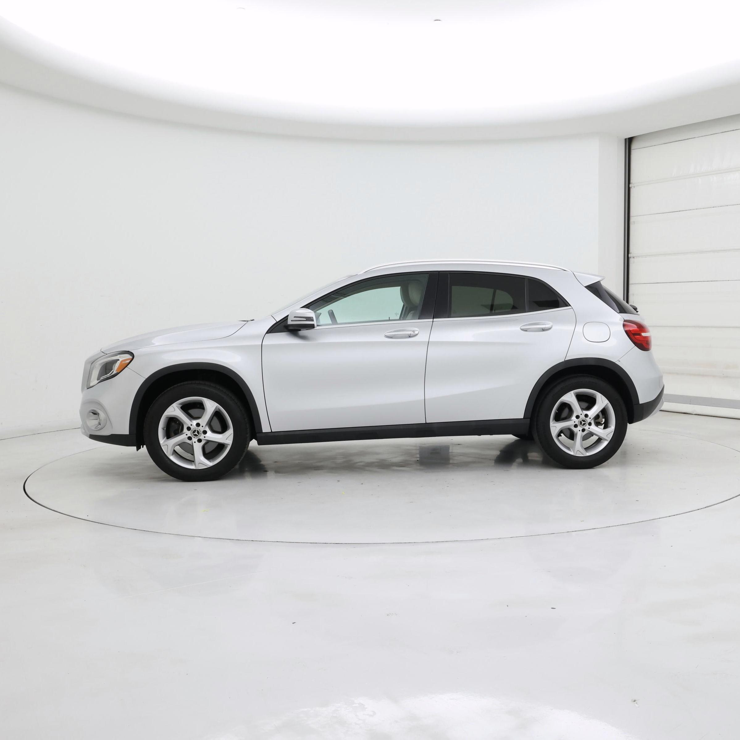 Thumbnail: 2020 Mercedes-Benz GLA - 3