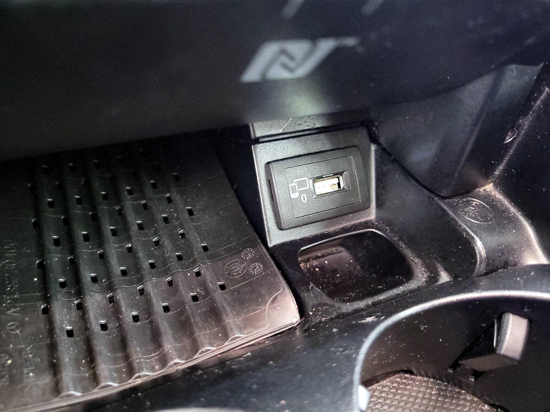 Thumbnail: 2020 Mercedes-Benz E-Class - 19