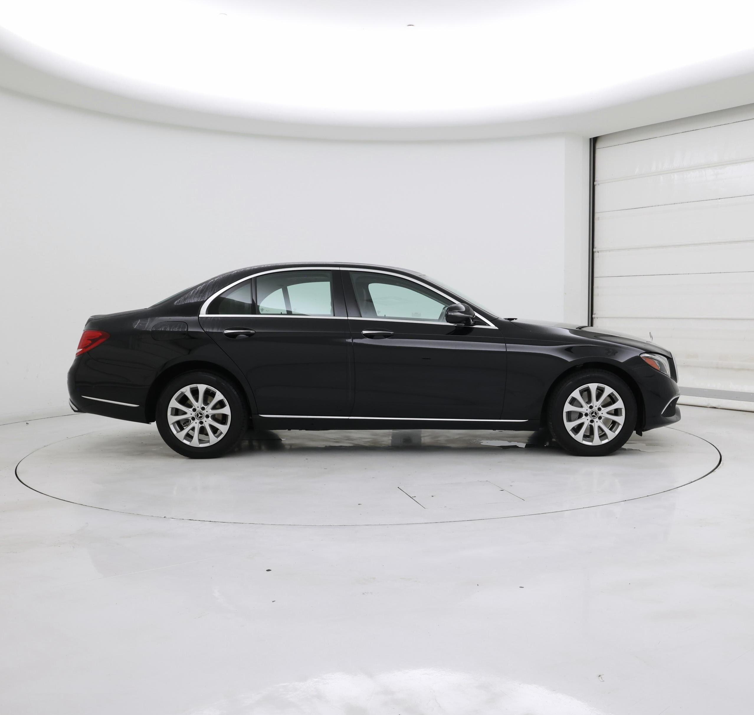 Thumbnail: 2020 Mercedes-Benz E-Class - 7