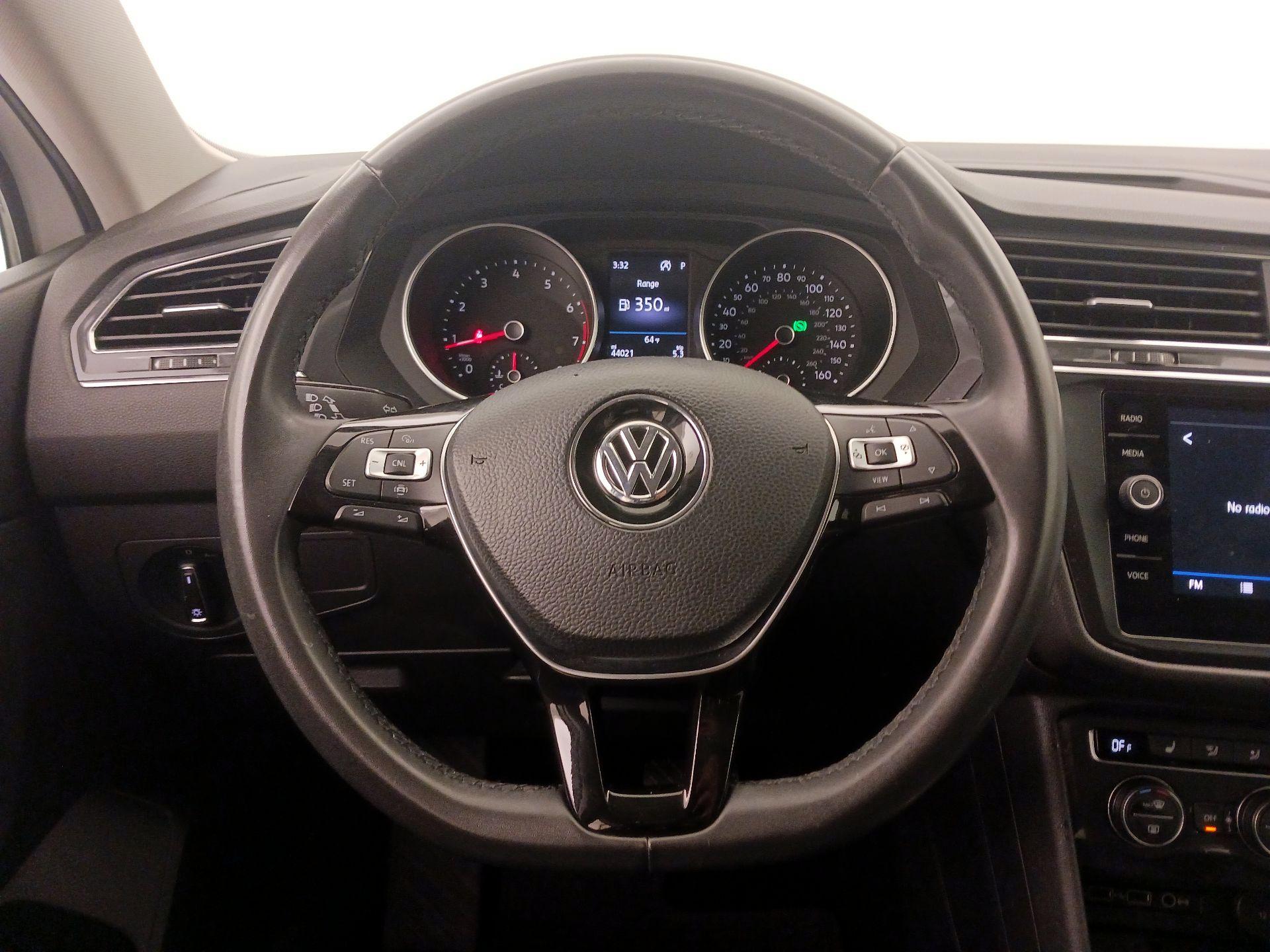 Thumbnail: 2020 Volkswagen Tiguan - 10