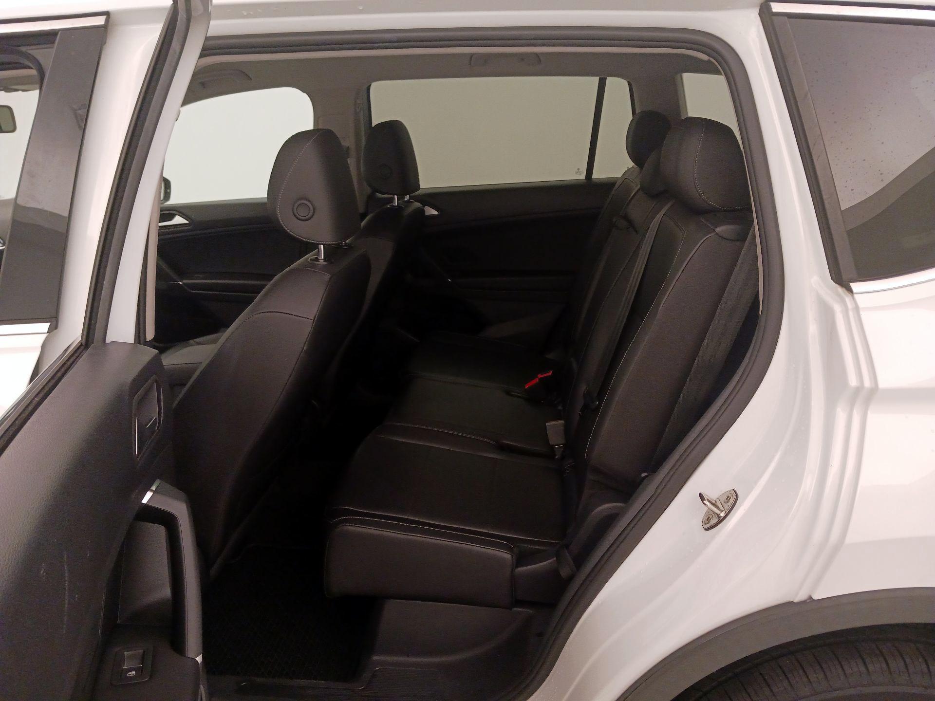 Thumbnail: 2020 Volkswagen Tiguan - 19