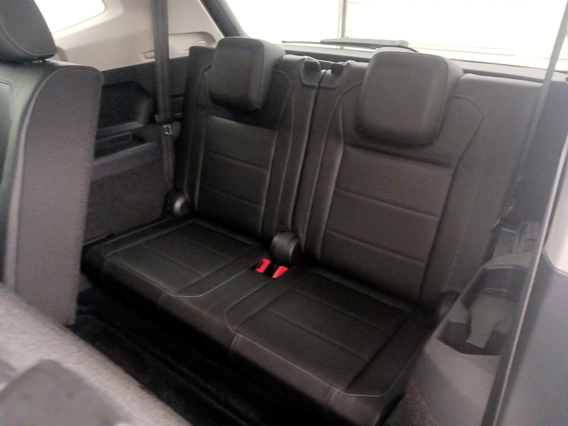 Thumbnail: 2020 Volkswagen Tiguan - 20