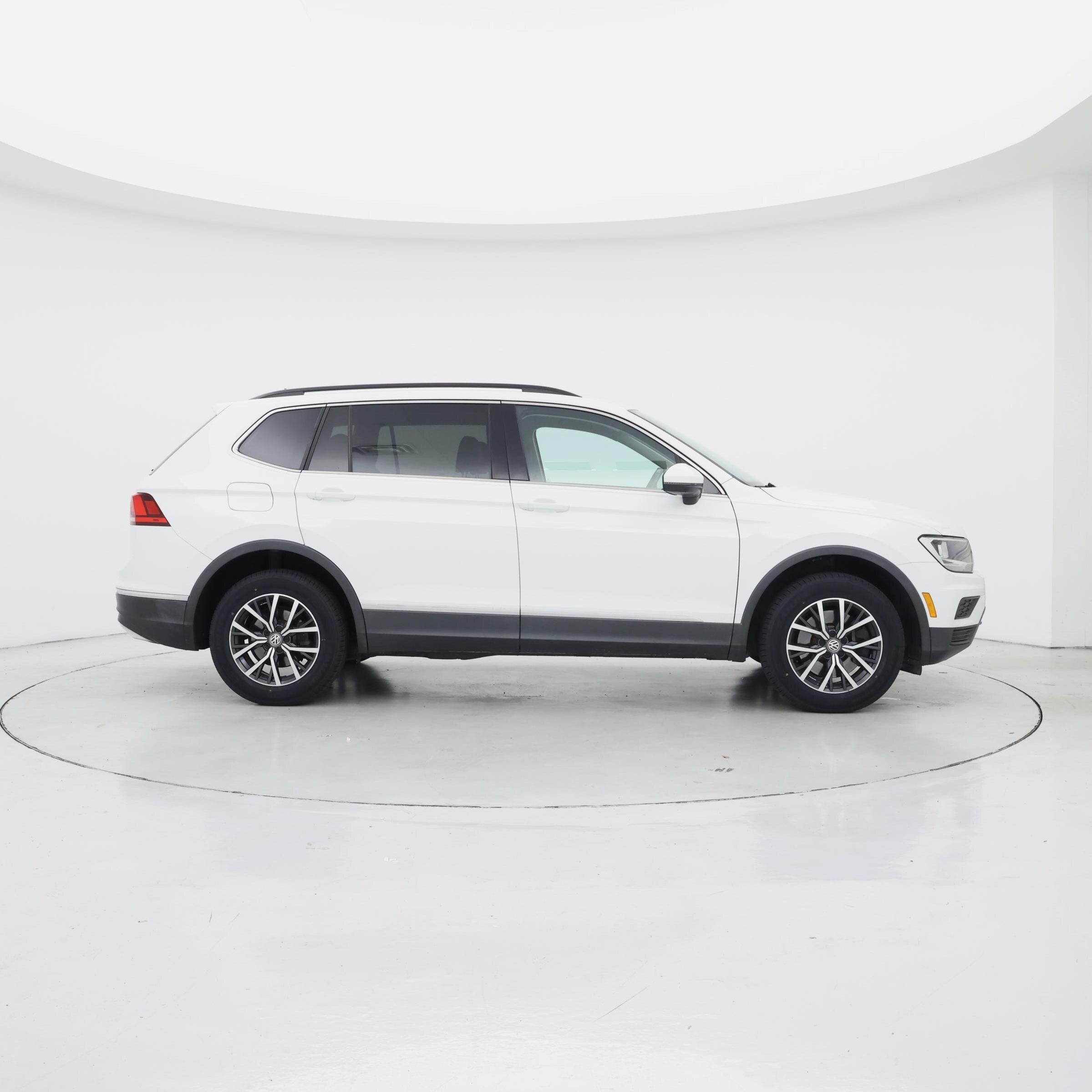 Thumbnail: 2020 Volkswagen Tiguan - 7