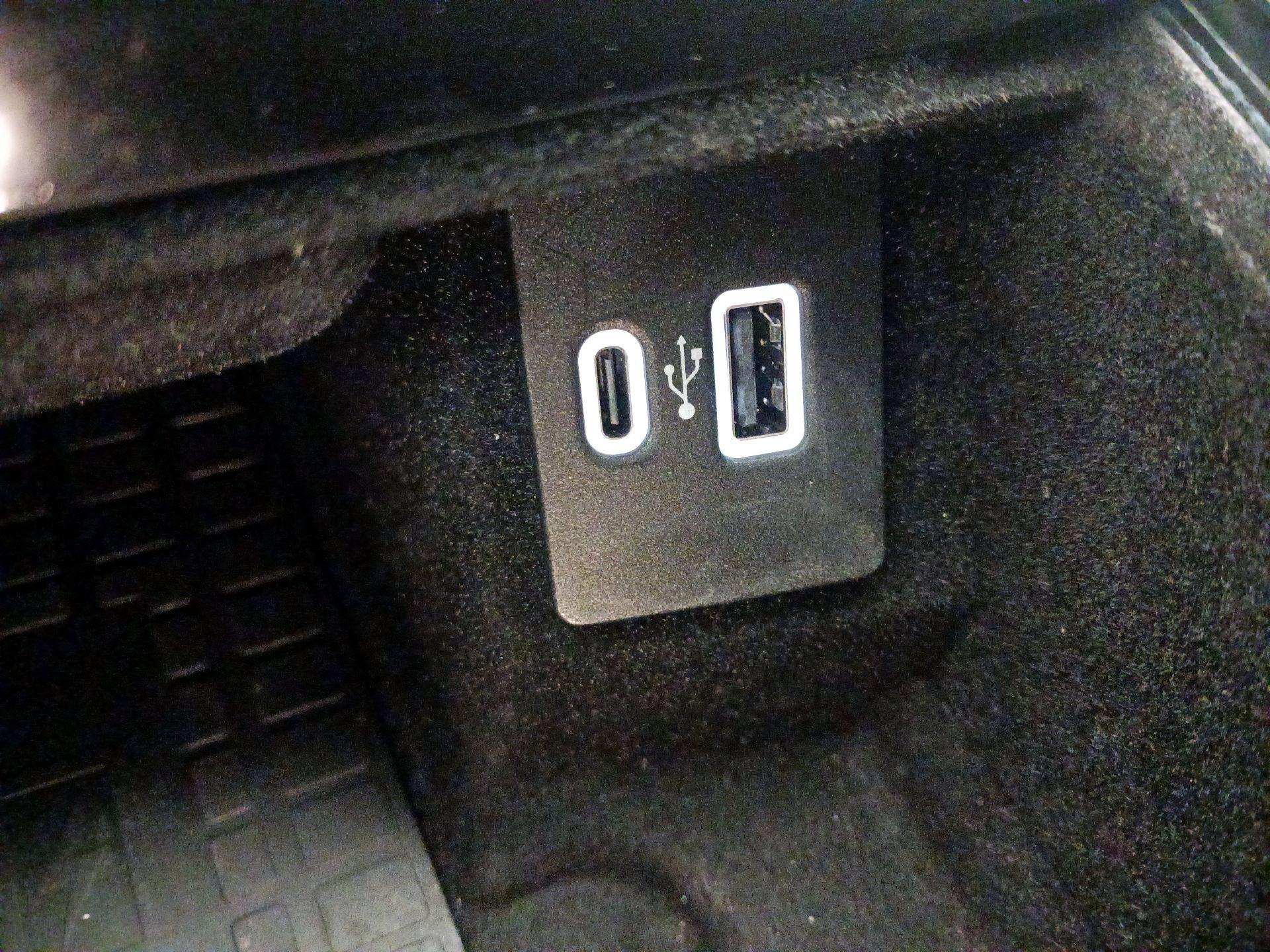 Thumbnail: 2023 Lincoln Nautilus - 19