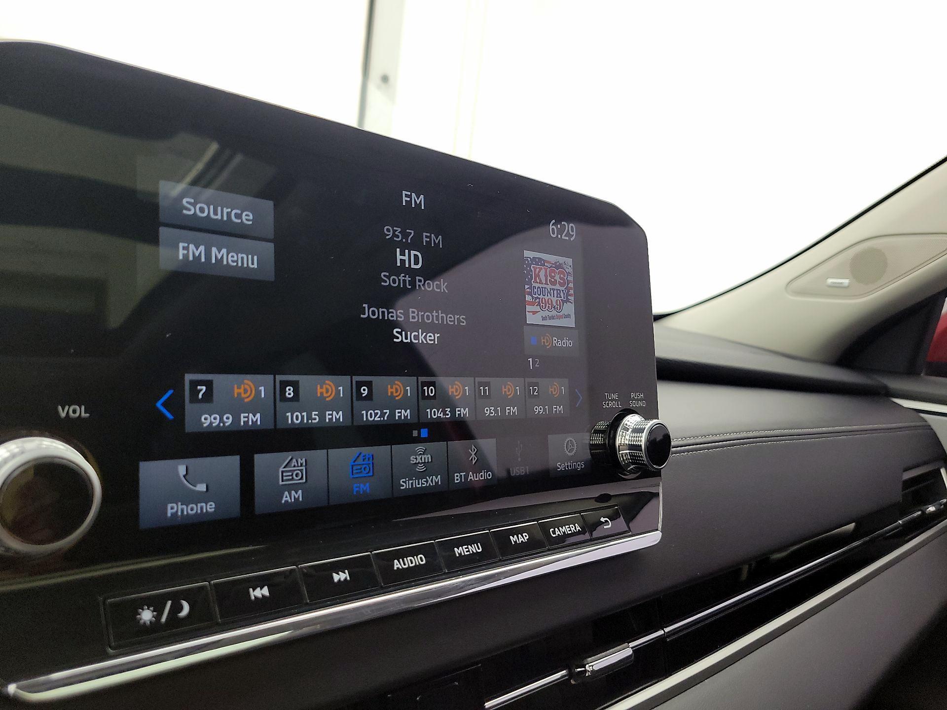 Thumbnail: 2023 Mitsubishi Outlander - 16