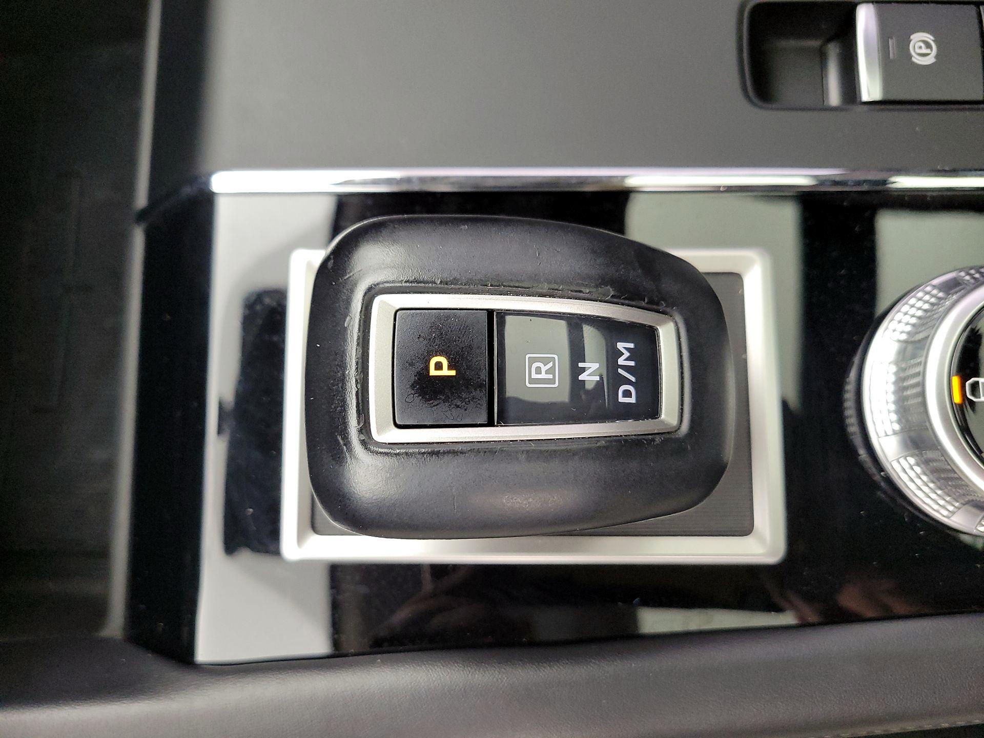 Thumbnail: 2023 Mitsubishi Outlander - 18