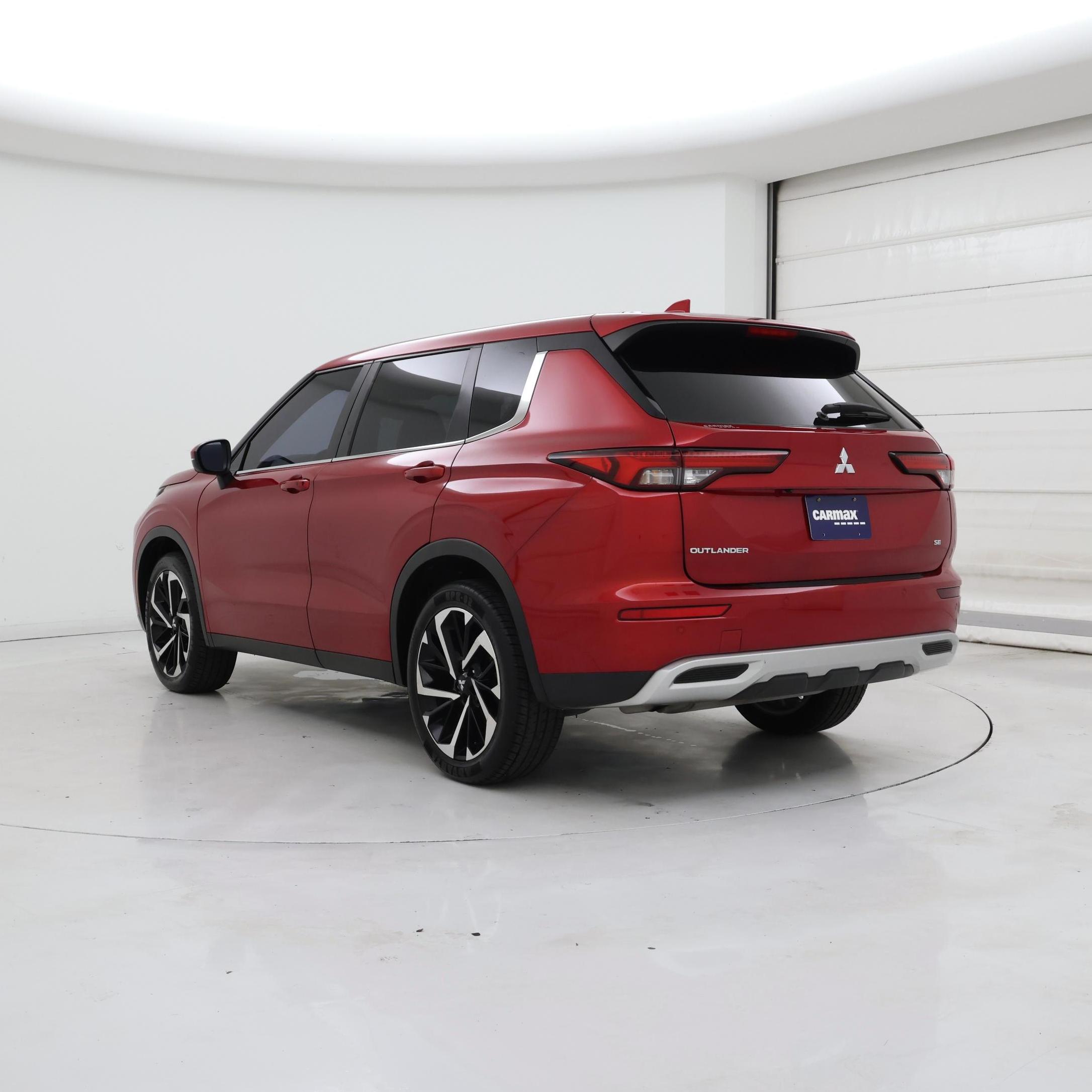 Thumbnail: 2023 Mitsubishi Outlander - 2