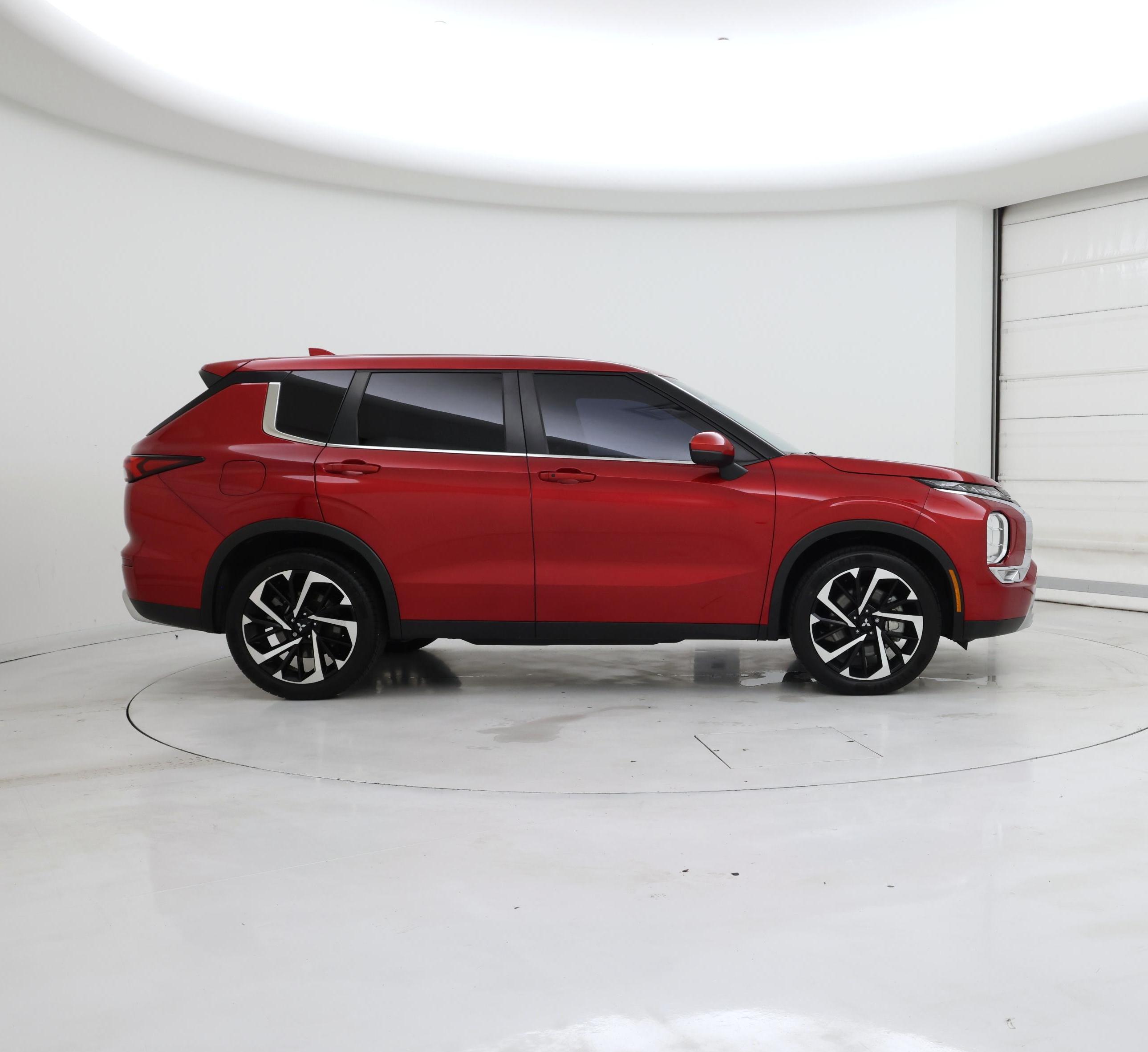 Thumbnail: 2023 Mitsubishi Outlander - 7