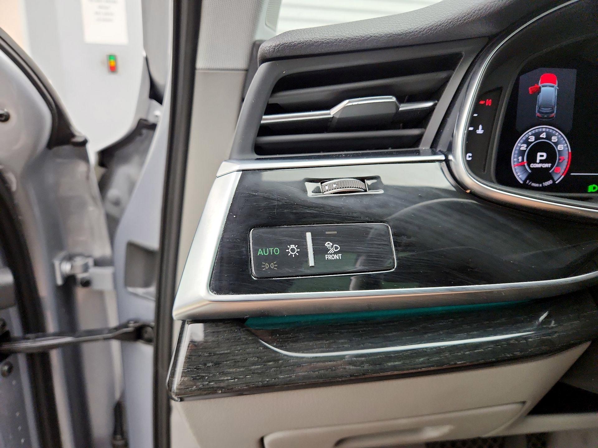 Thumbnail: 2020 Audi Q7 - 13