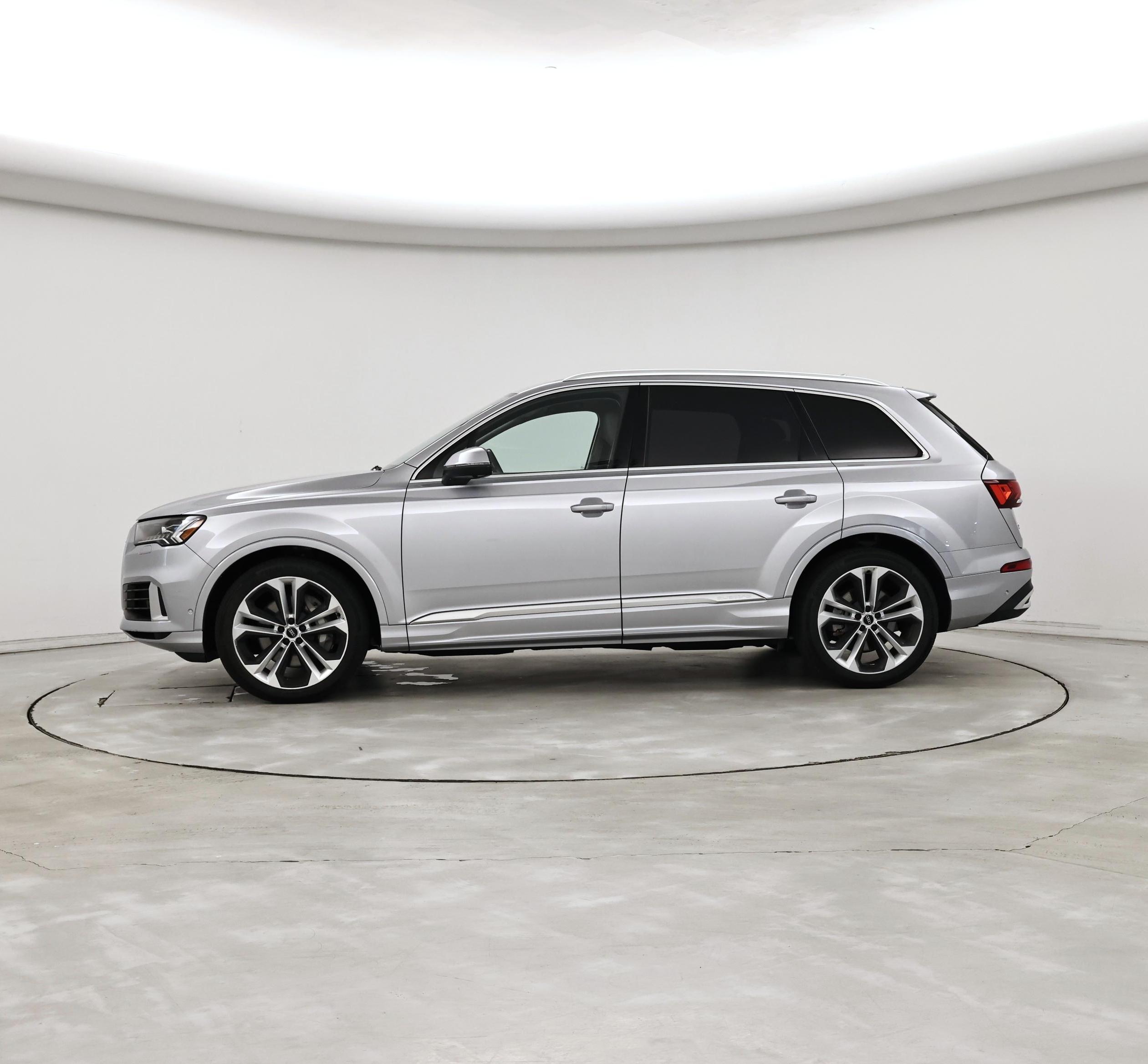 Thumbnail: 2020 Audi Q7 - 3